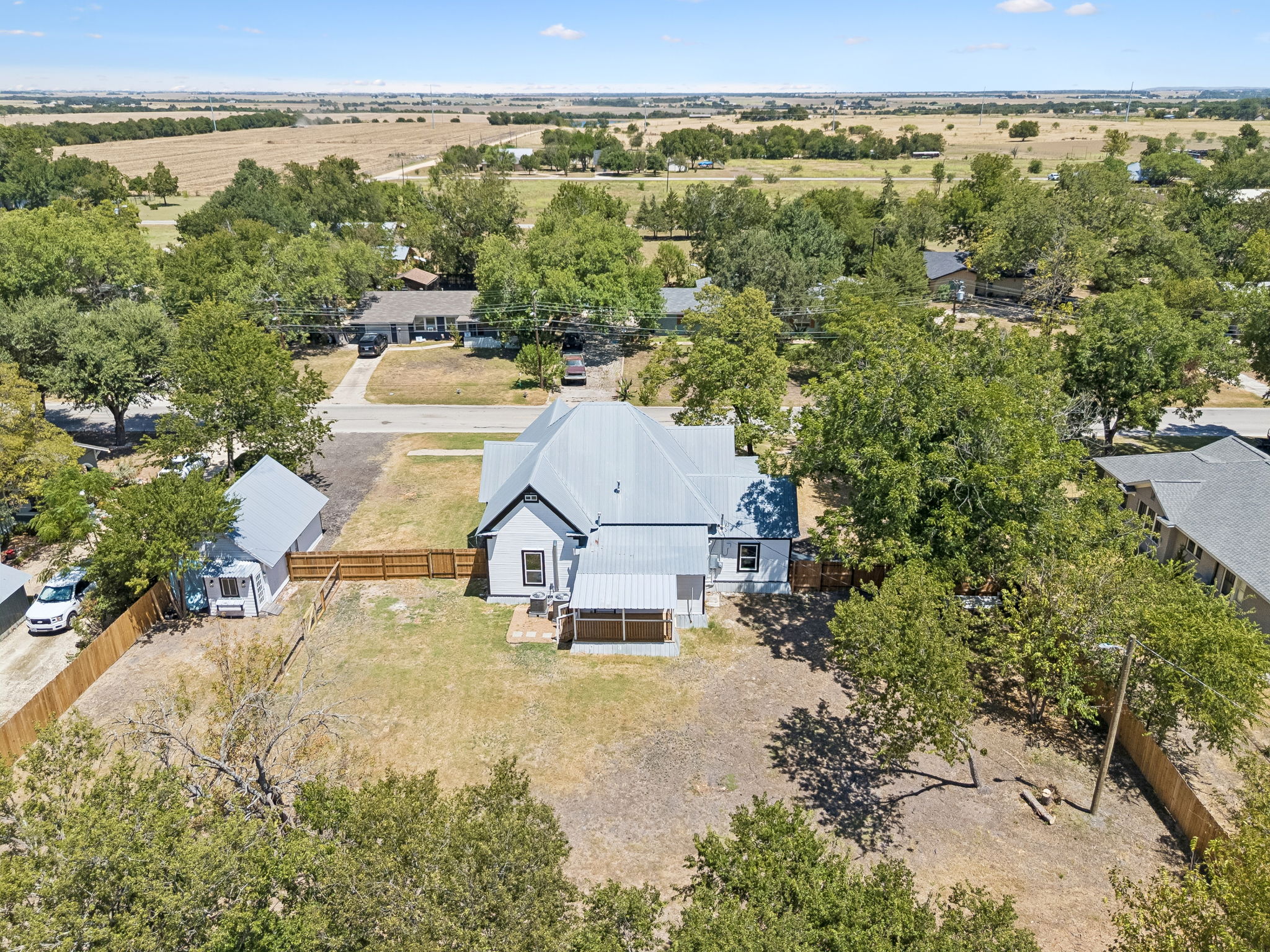 main property photo 37