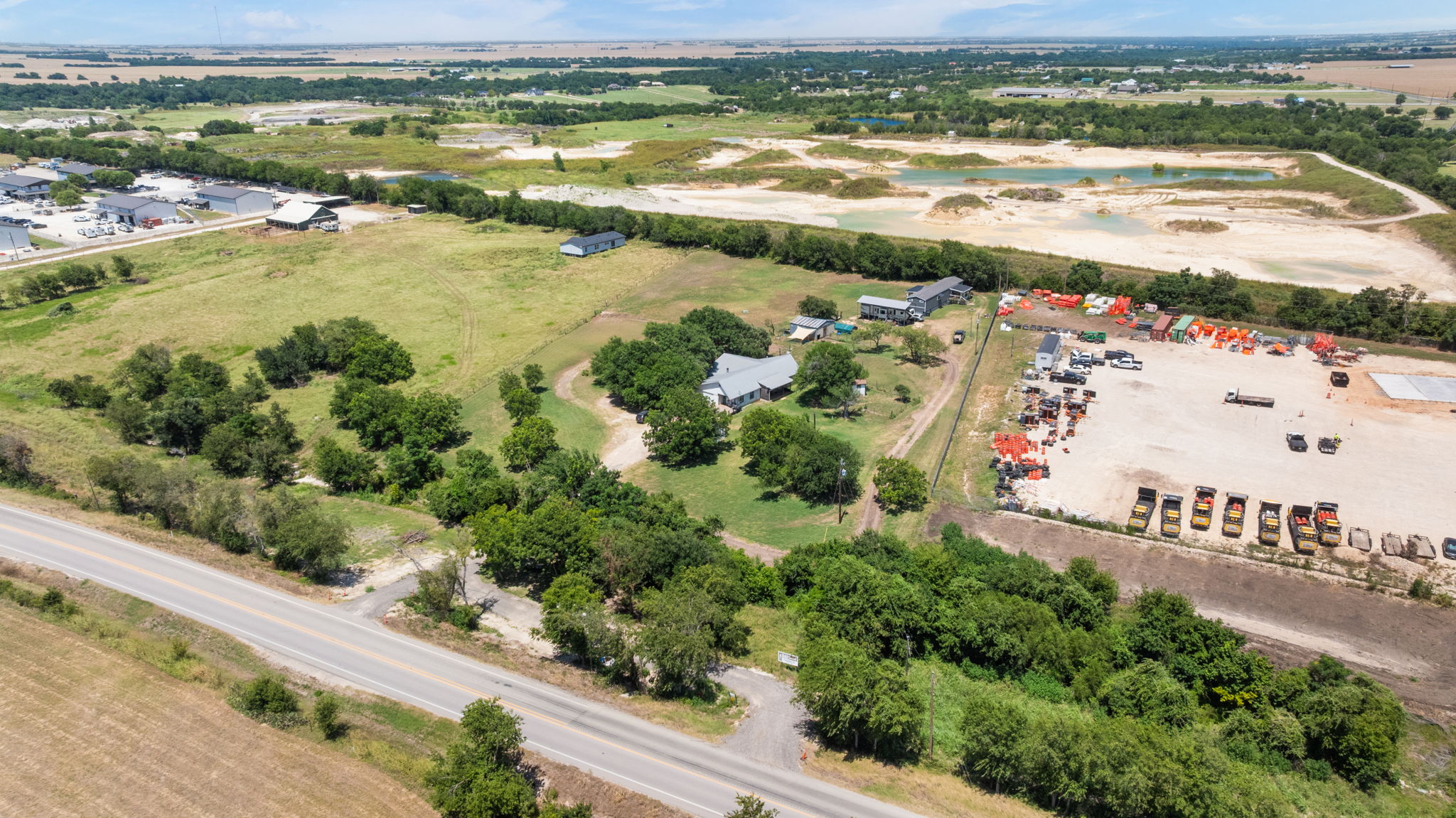 main property photo 30