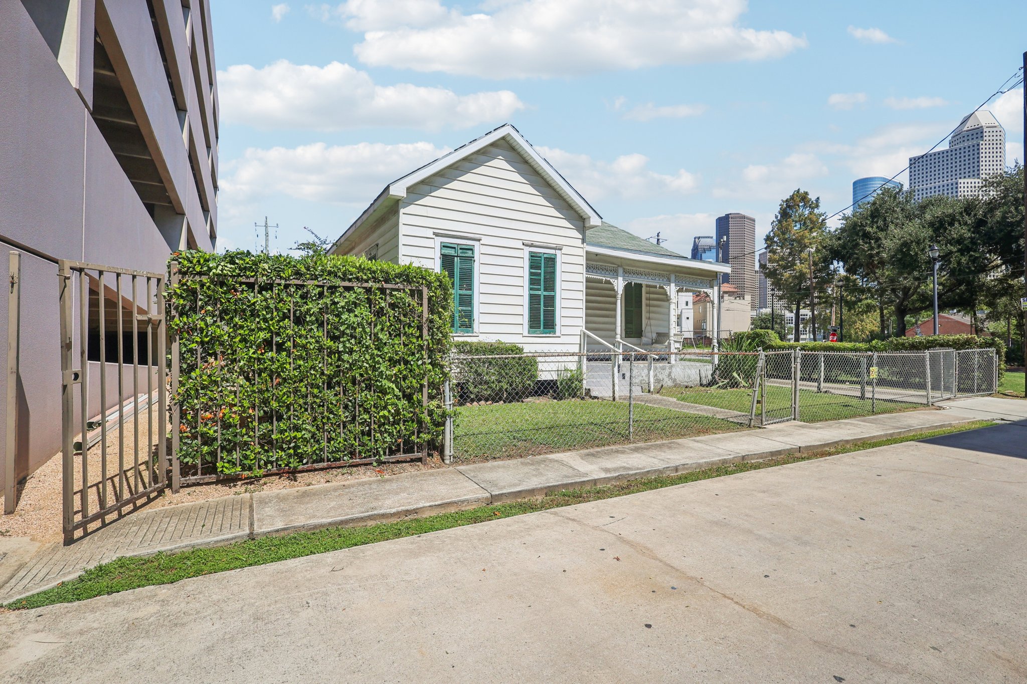 main property photo 4