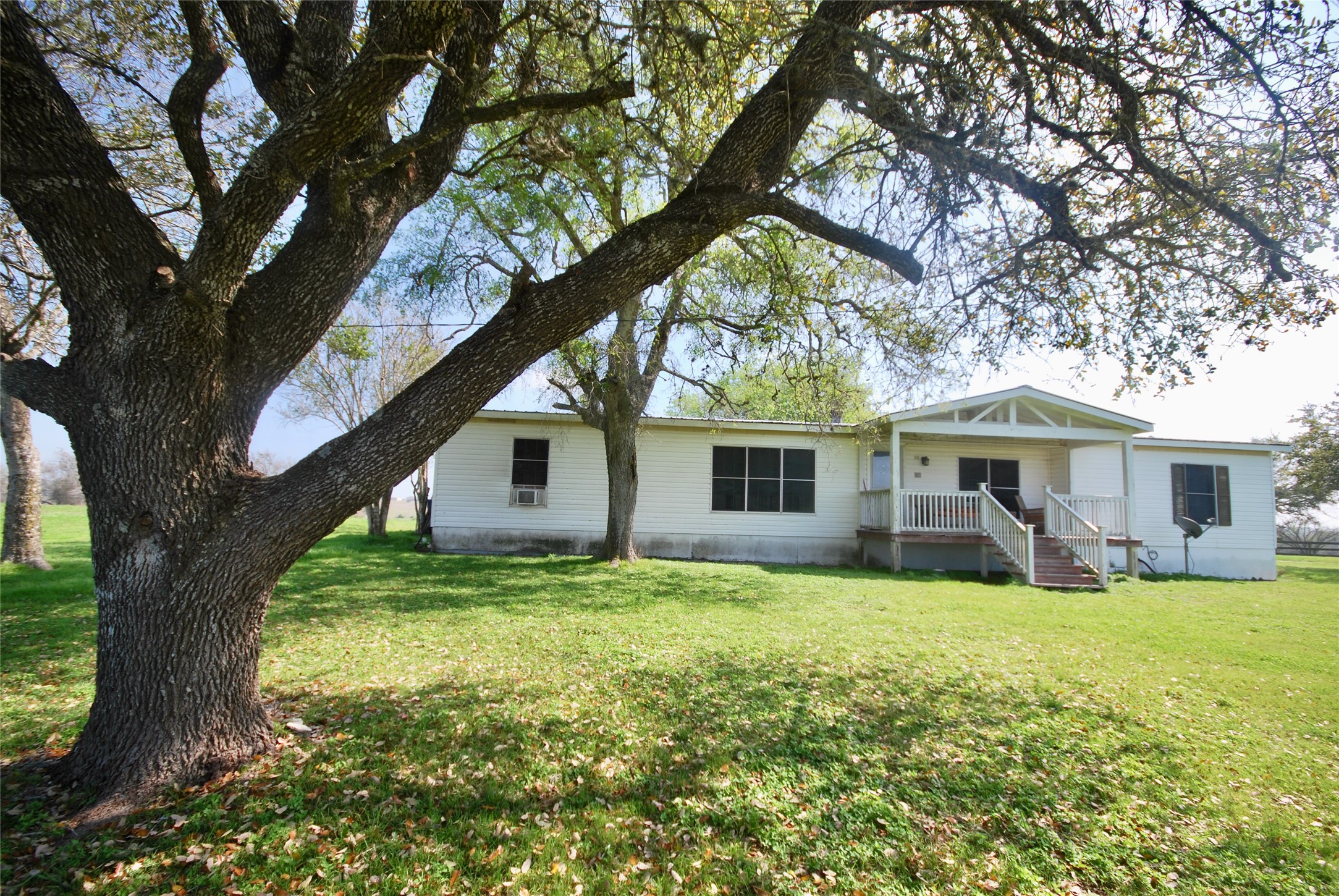 main property photo 11