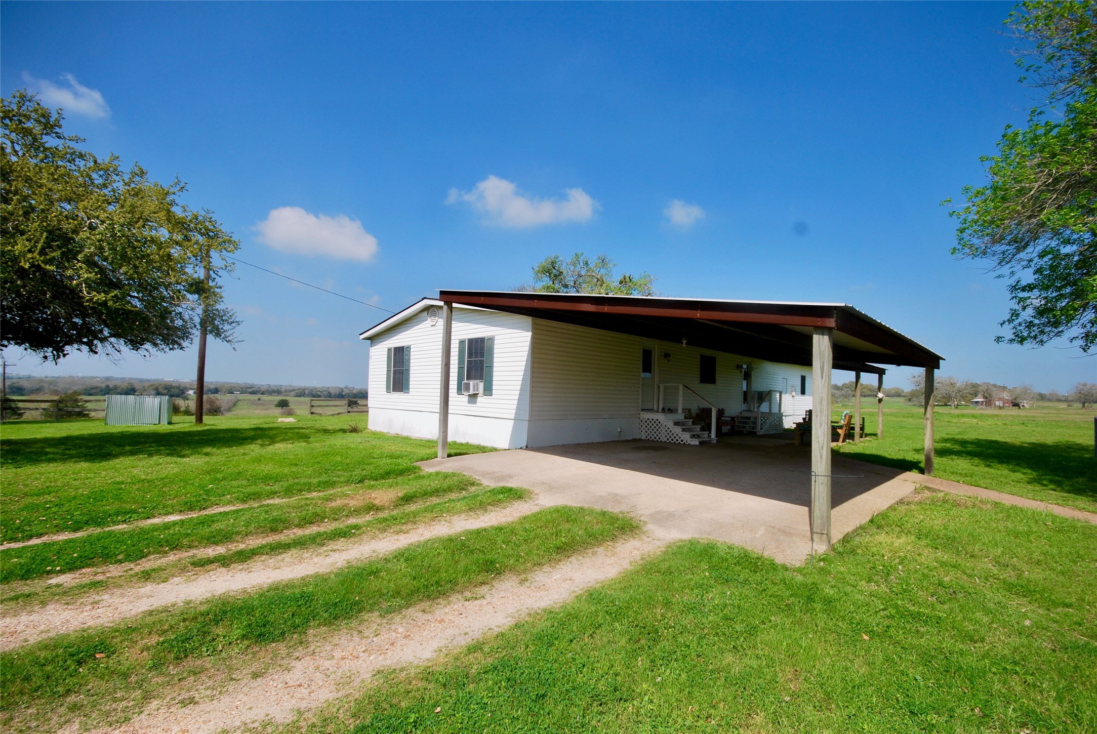 main property photo 13