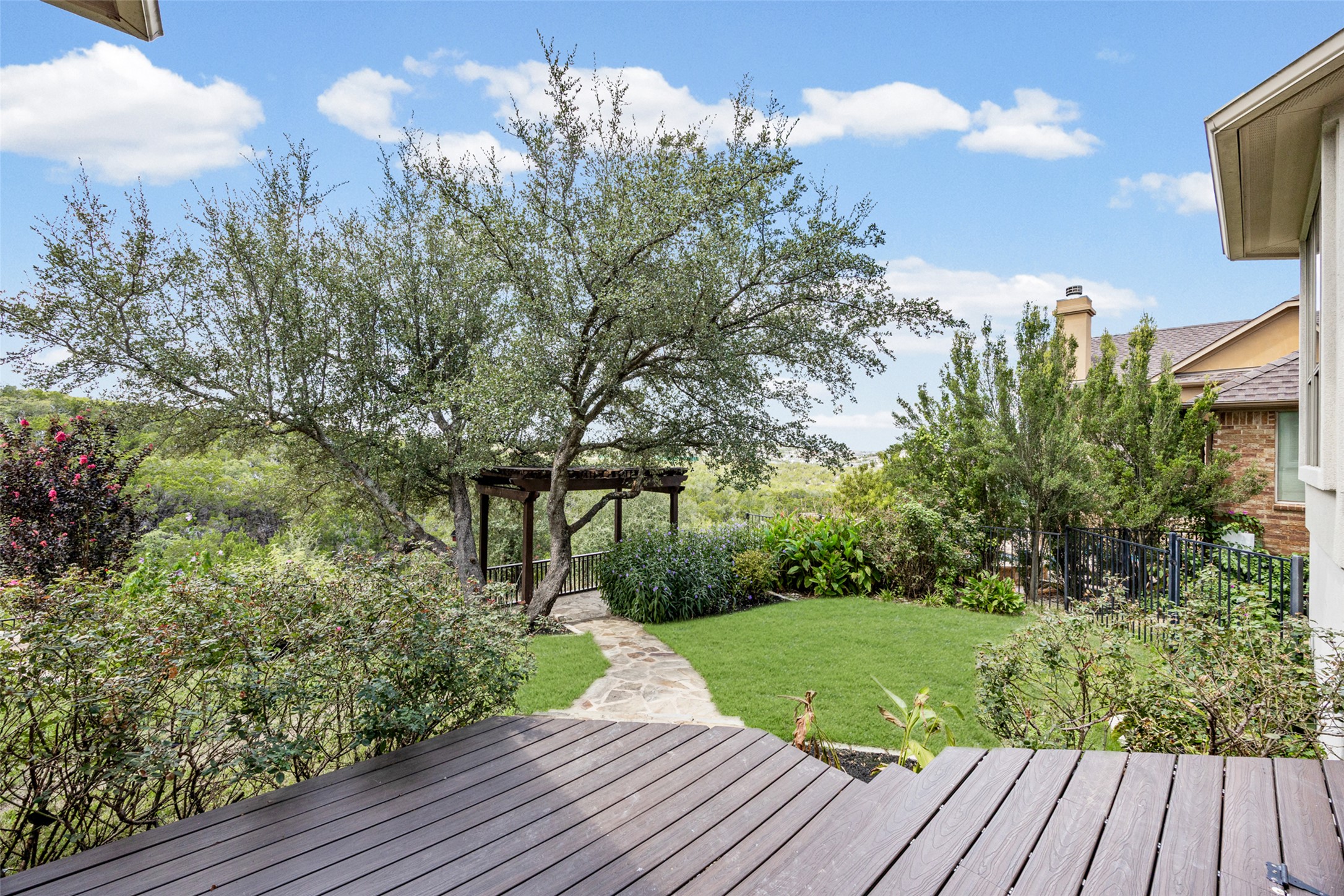 main property photo 31