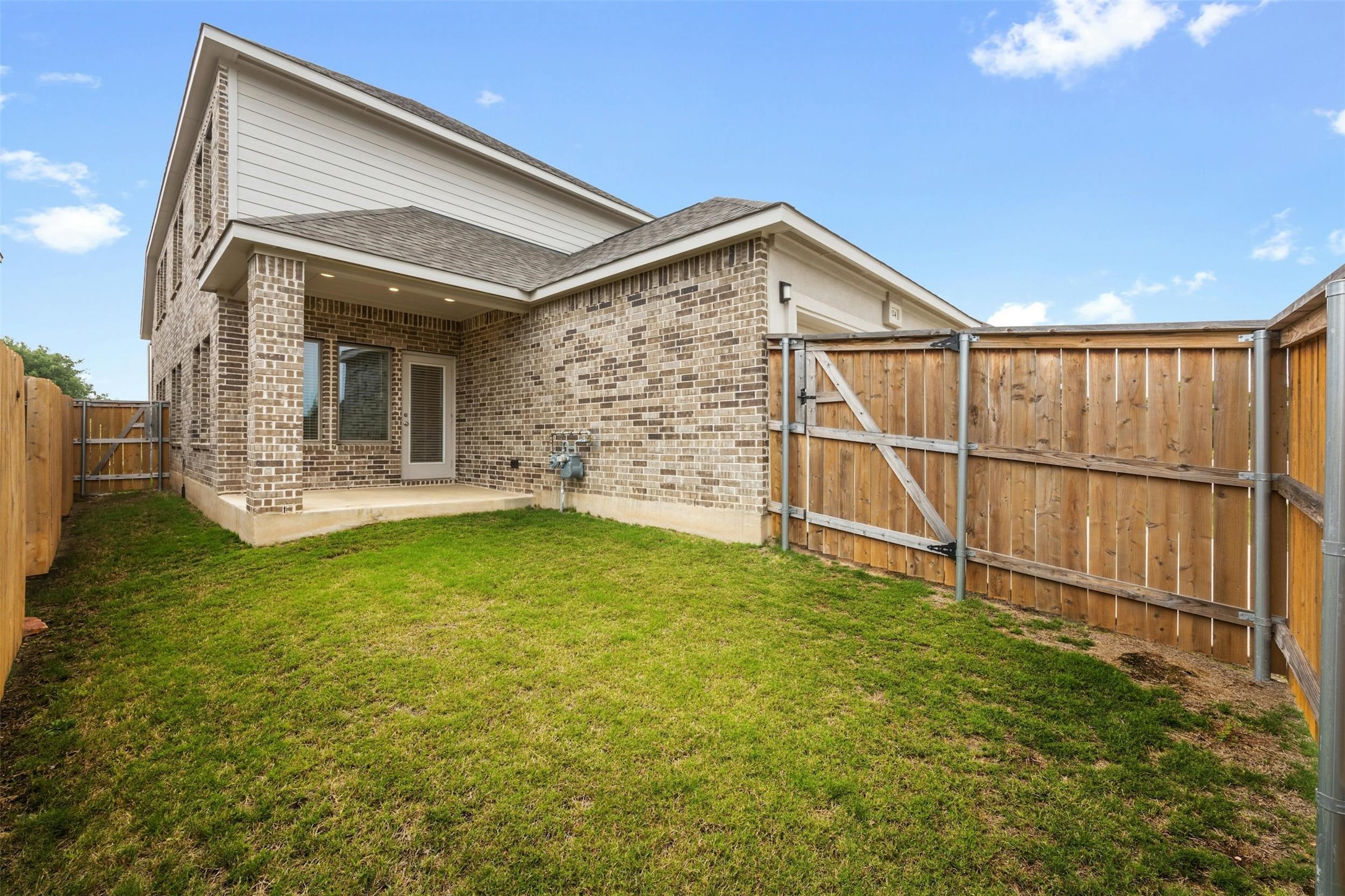 main property photo 31