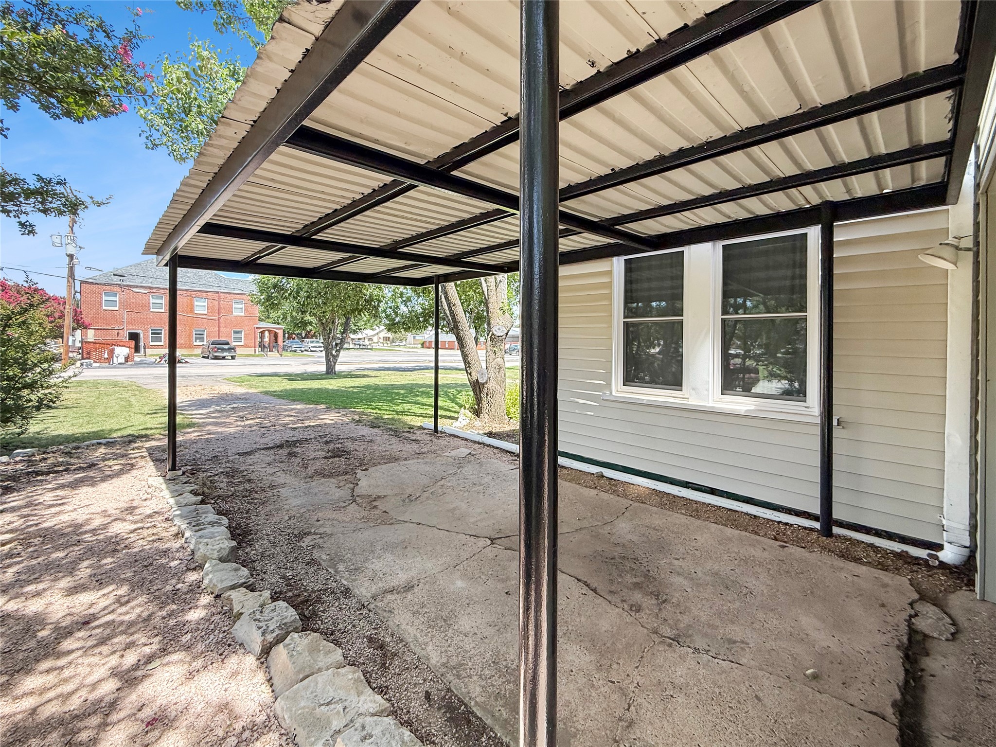 main property photo 24