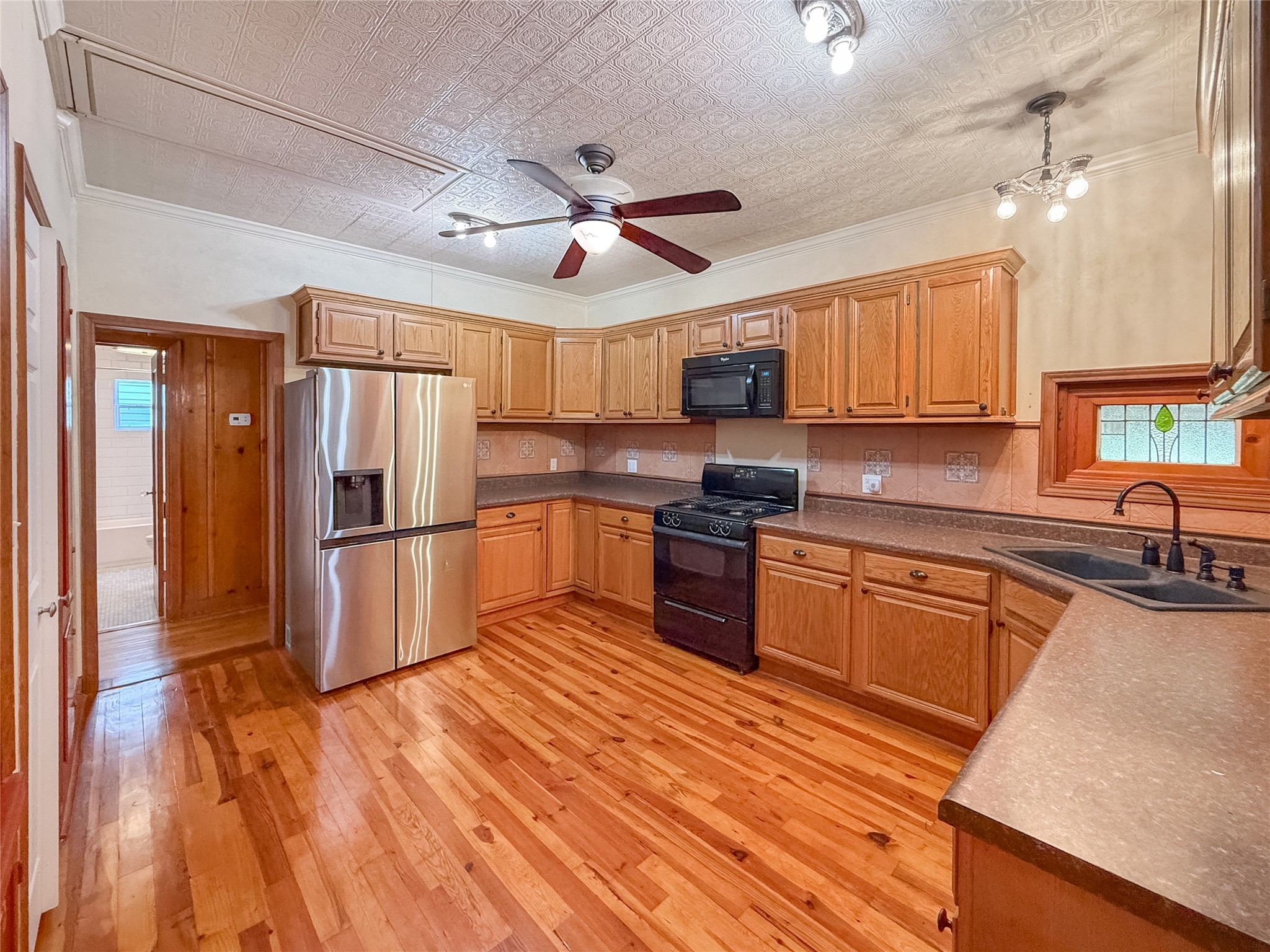 main property photo 6