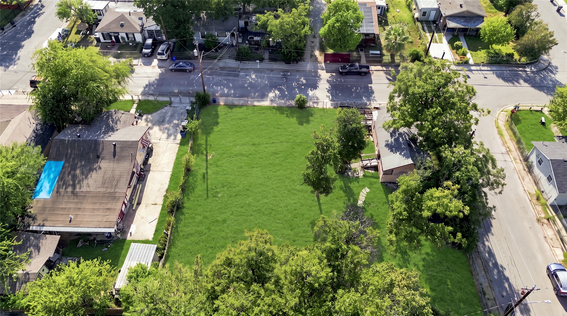 main property photo 10