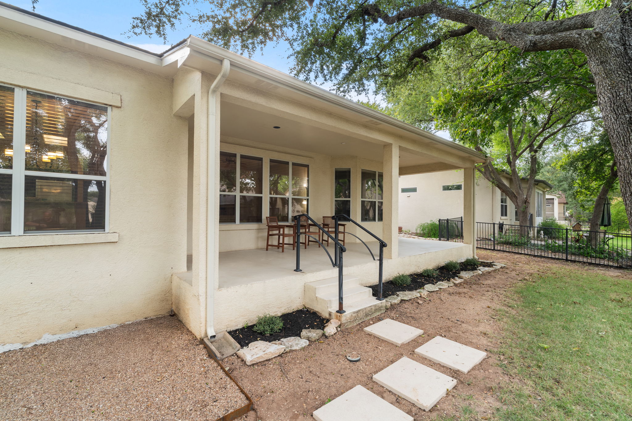 main property photo 33