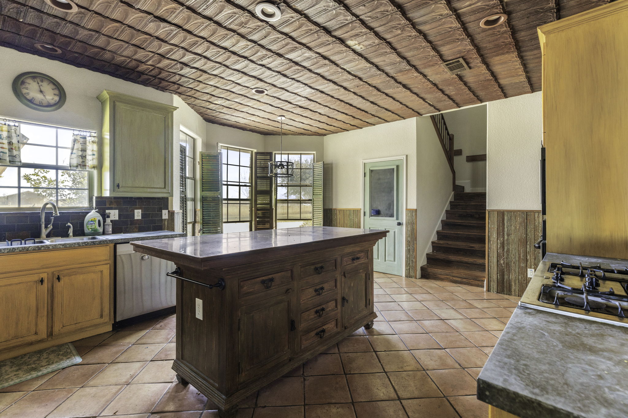 main property photo 11