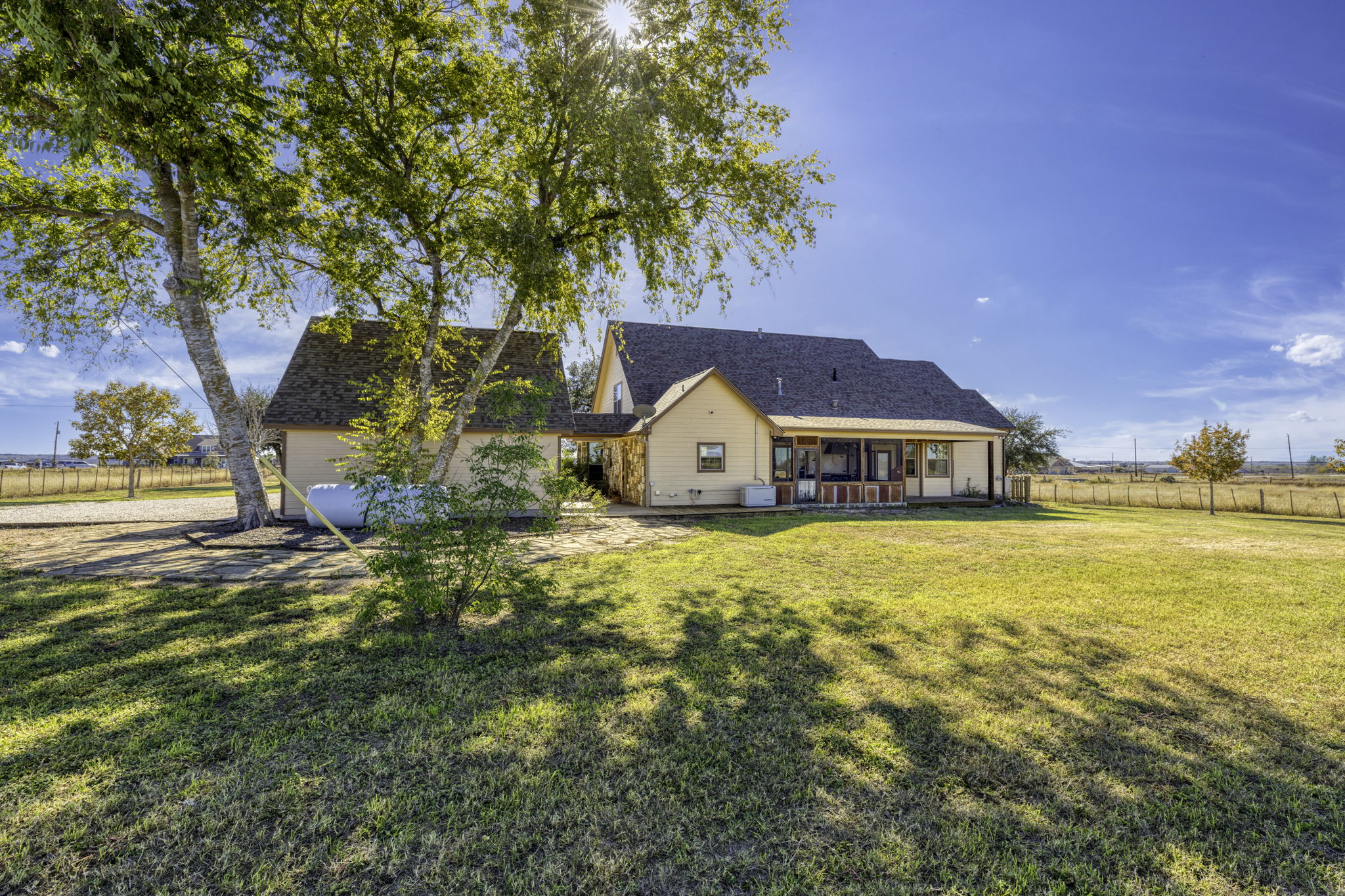 main property photo 20