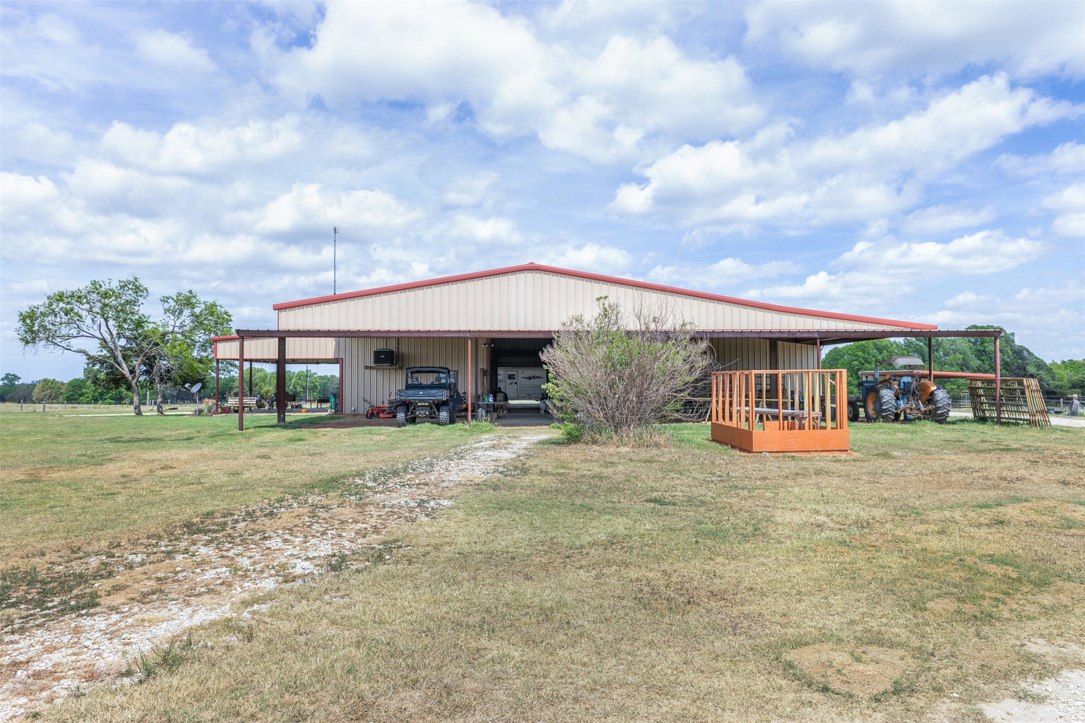 main property photo 4