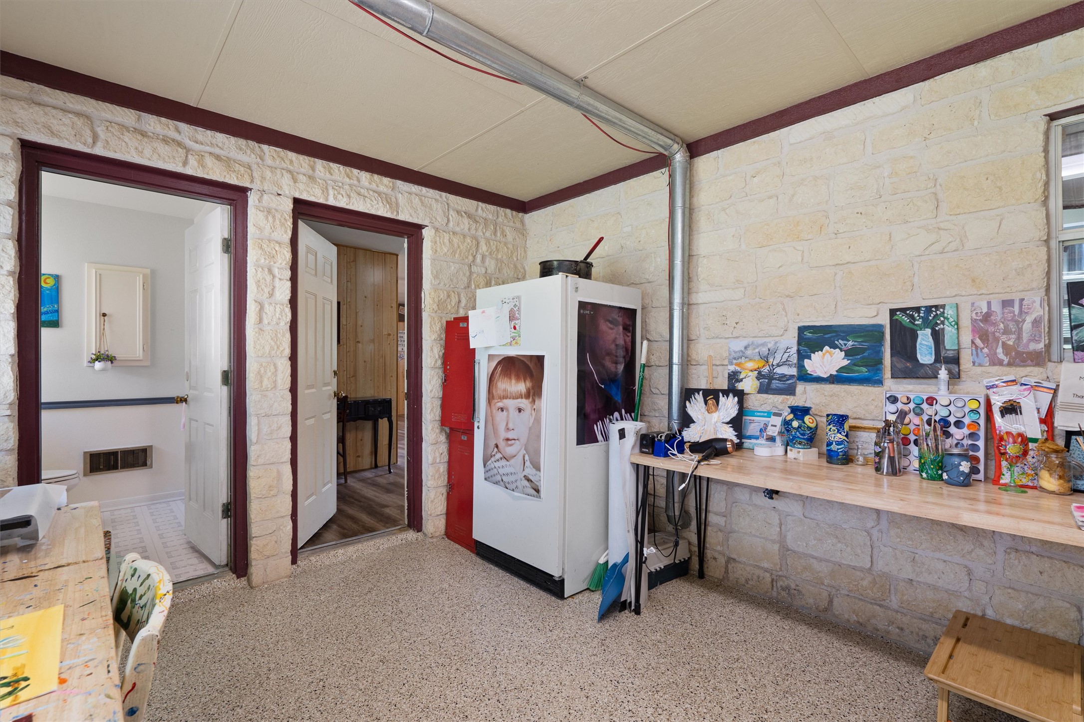 main property photo 28