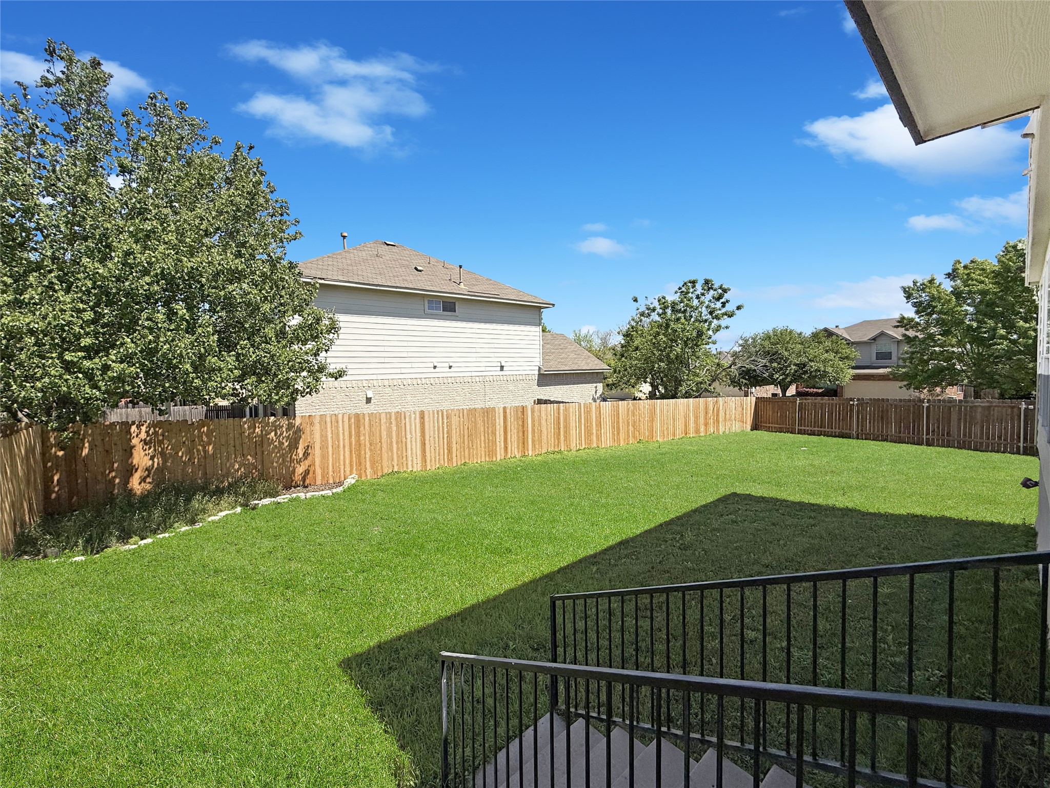 main property photo 27