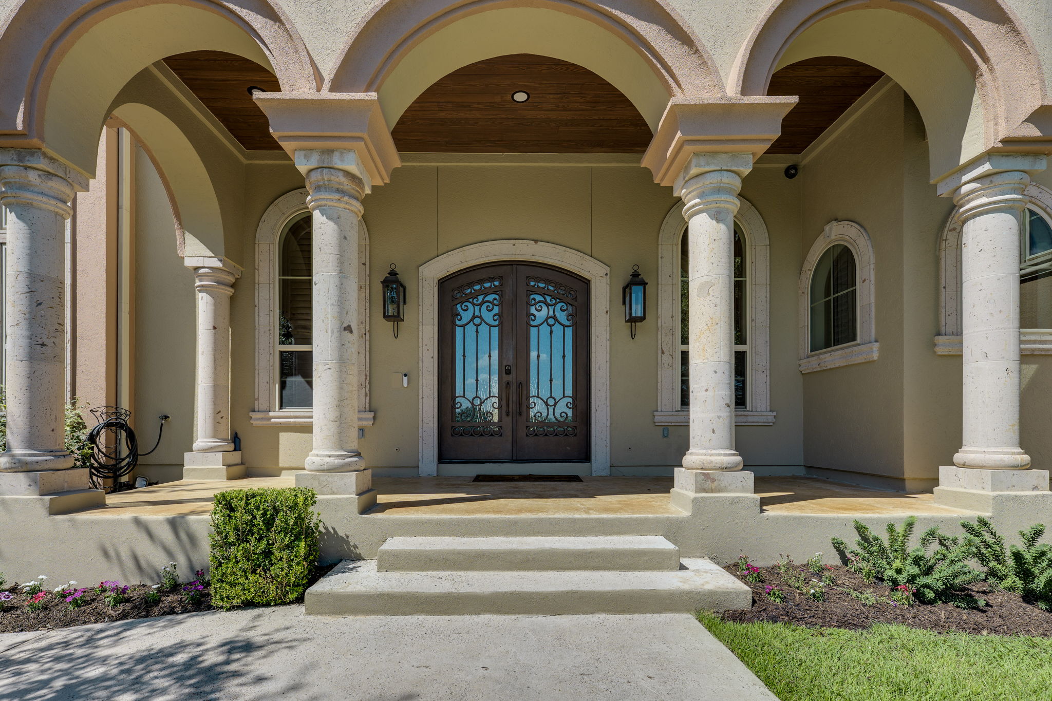 main property photo 5