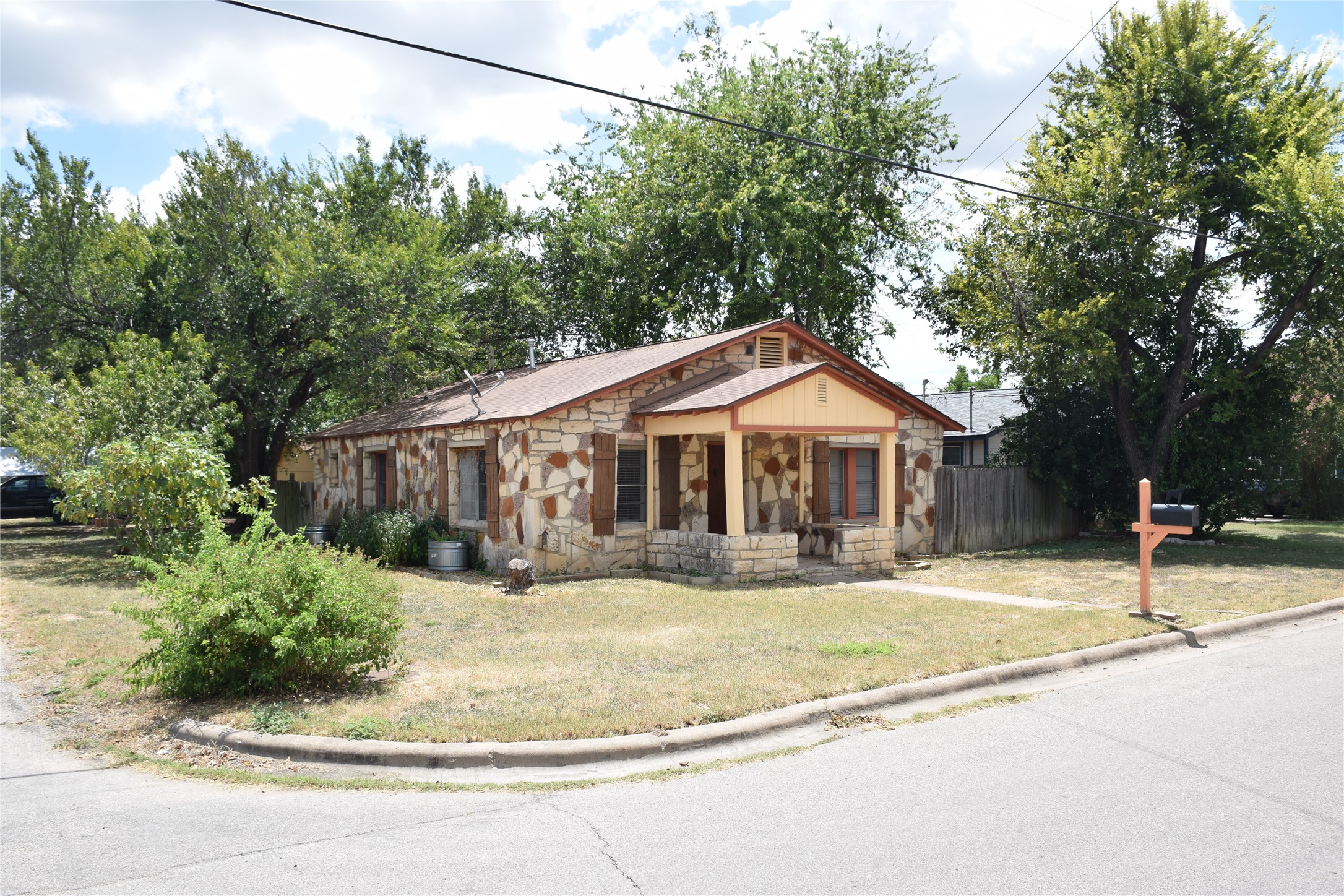 main property photo 2