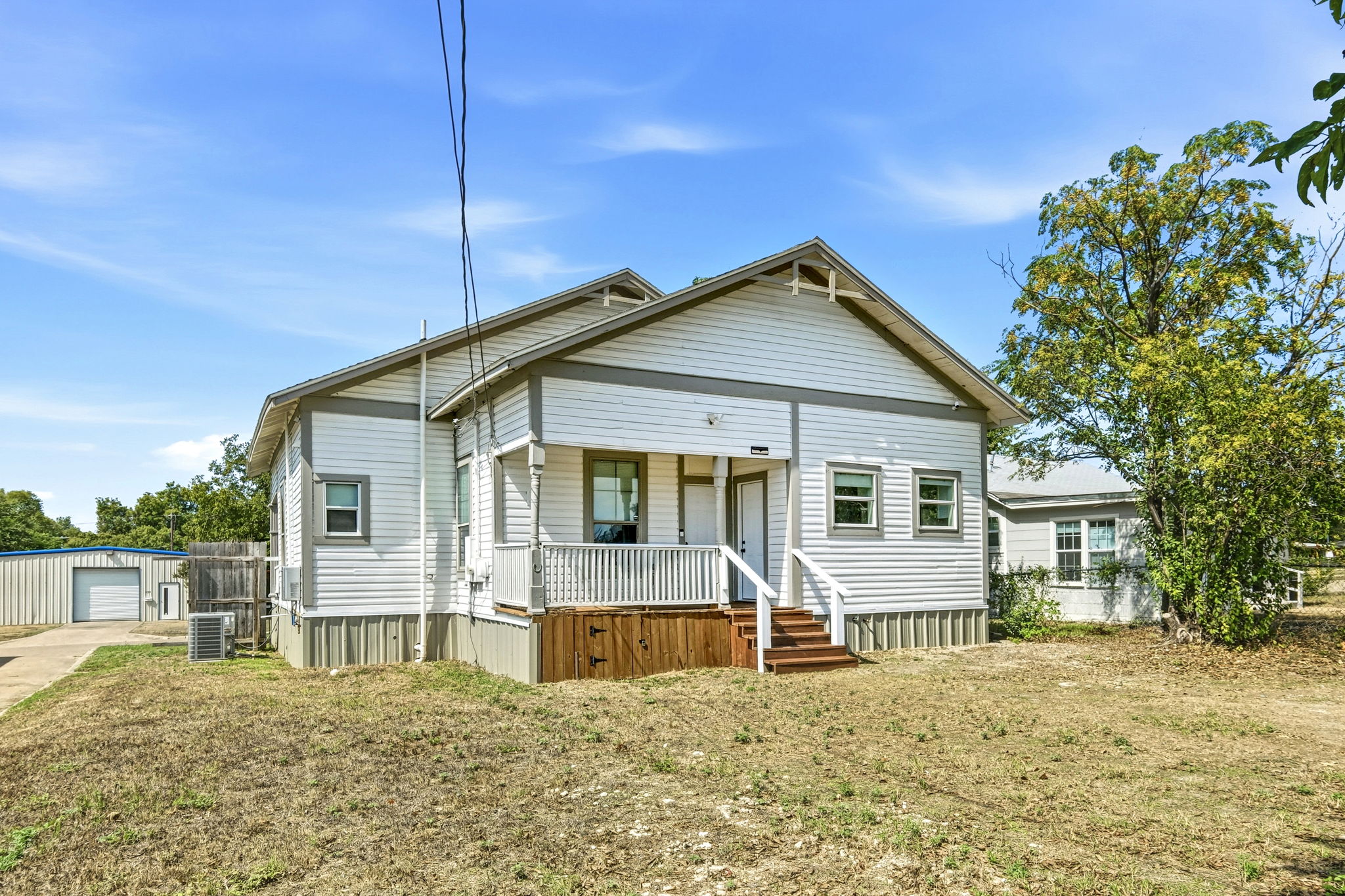 main property photo 16