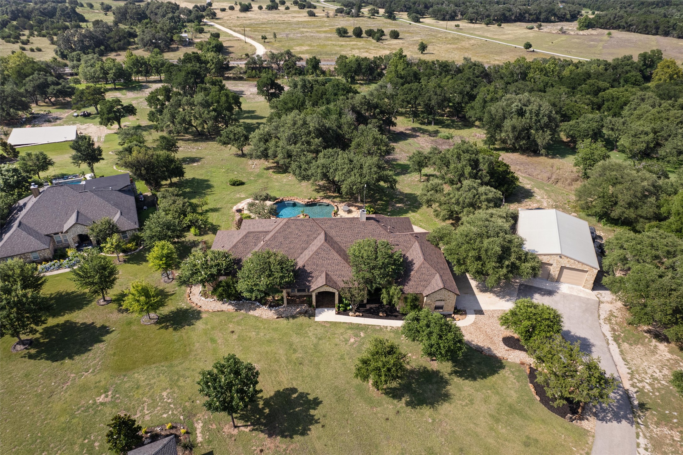 main property photo 2