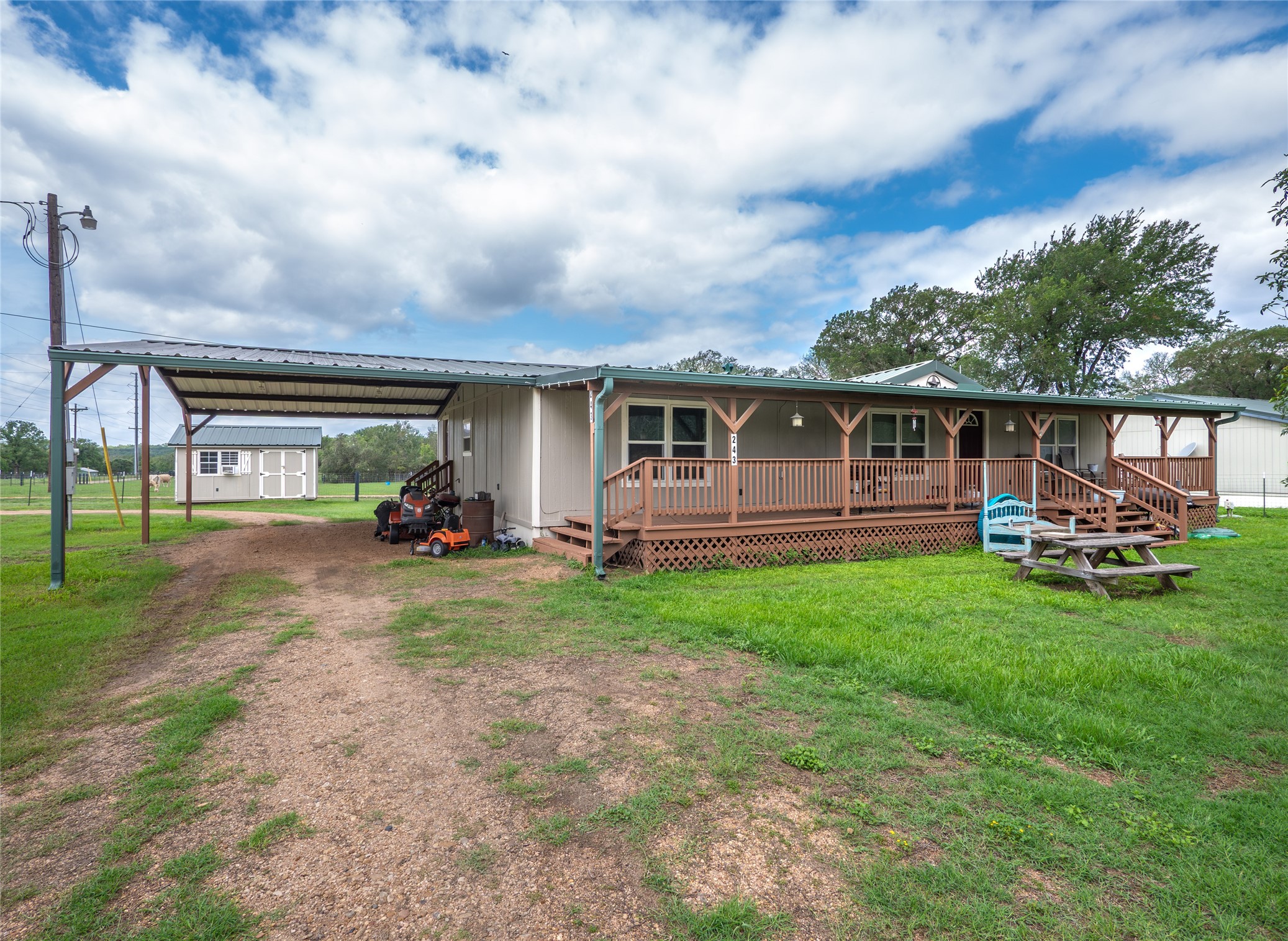main property photo 23