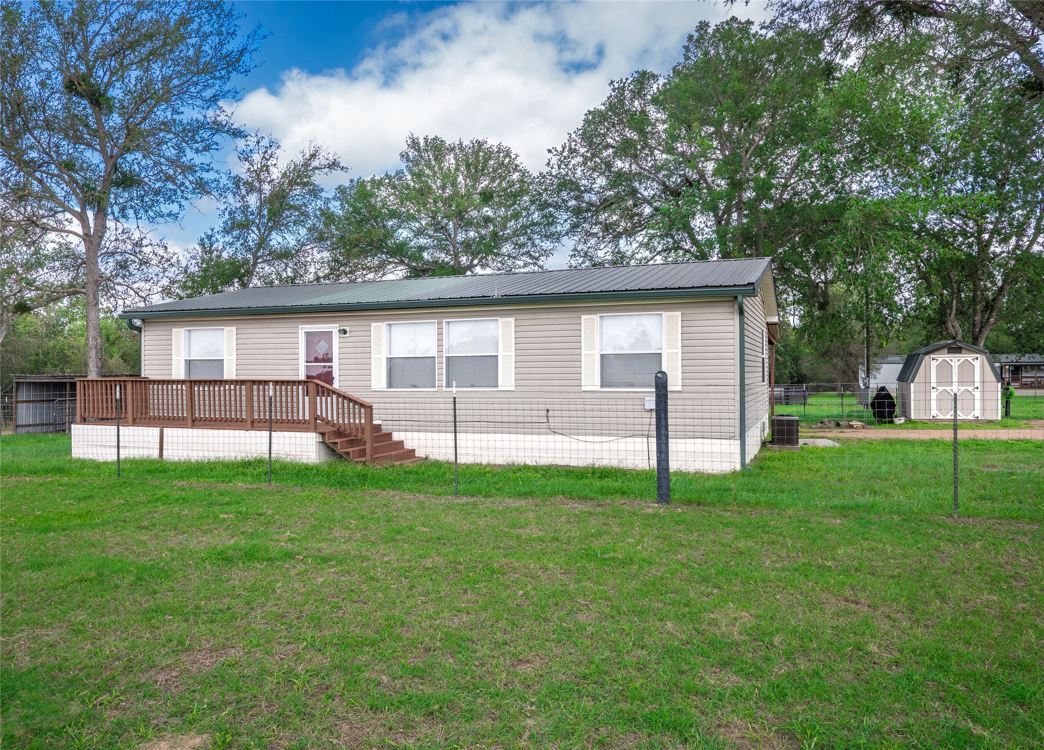 main property photo 32