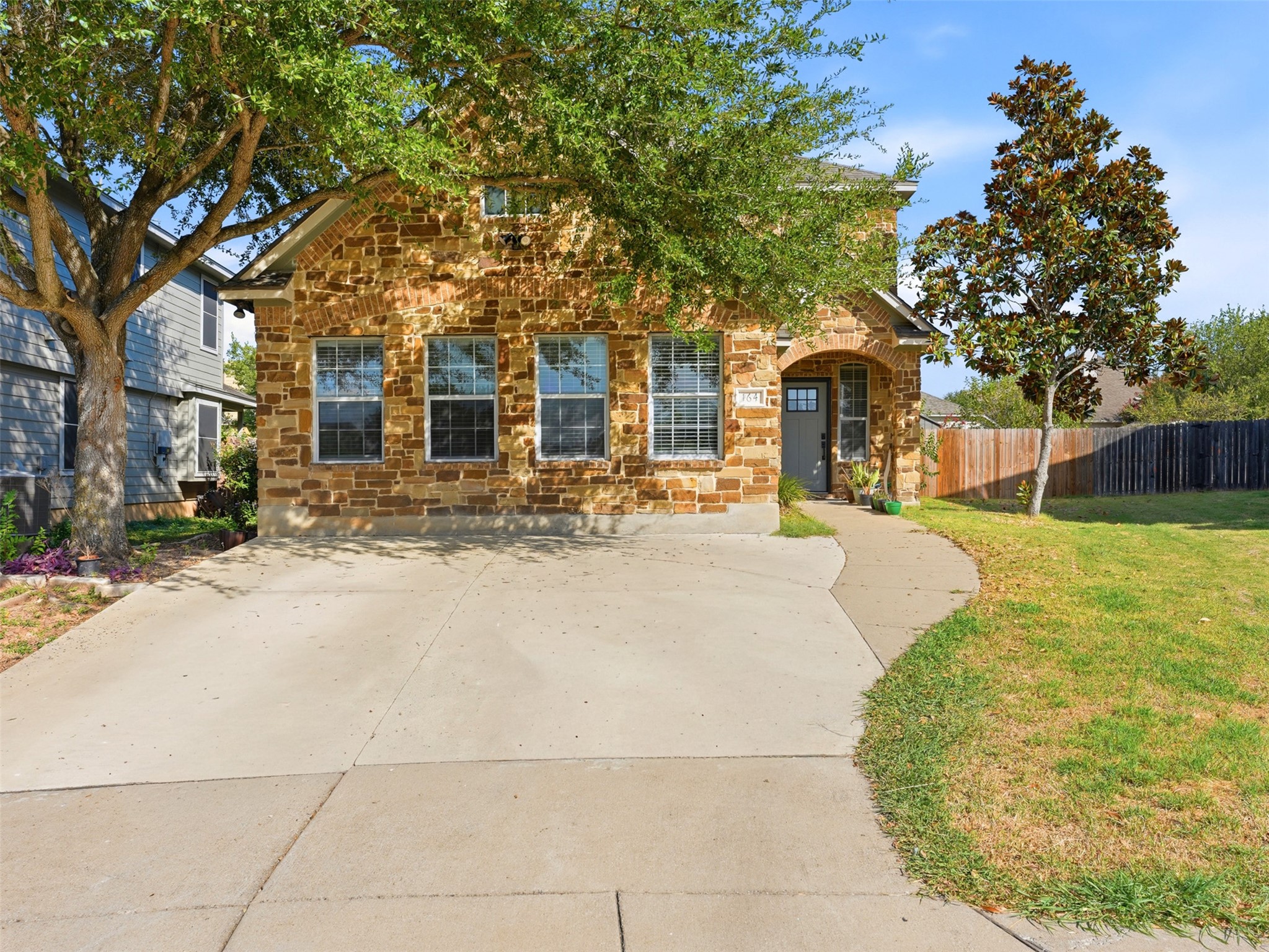 main property photo 0