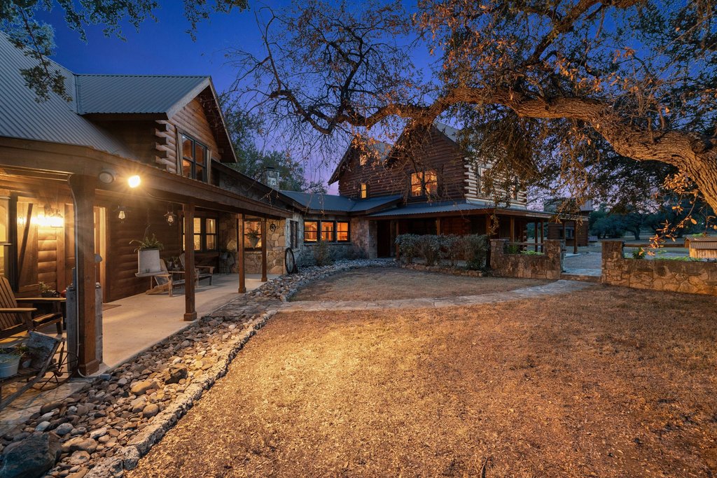 main property photo 19