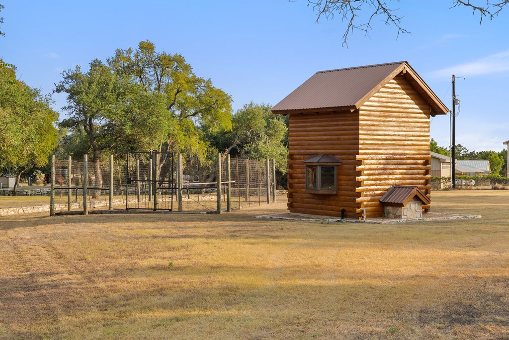 main property photo 39