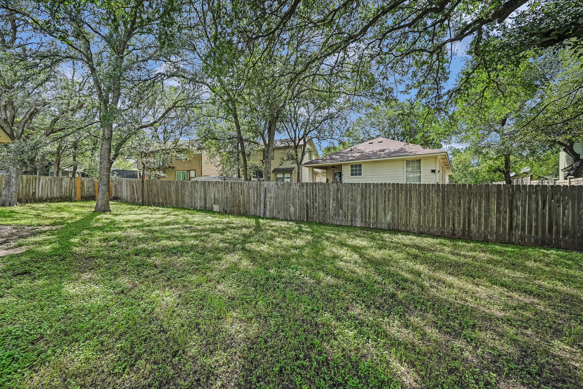 main property photo 22
