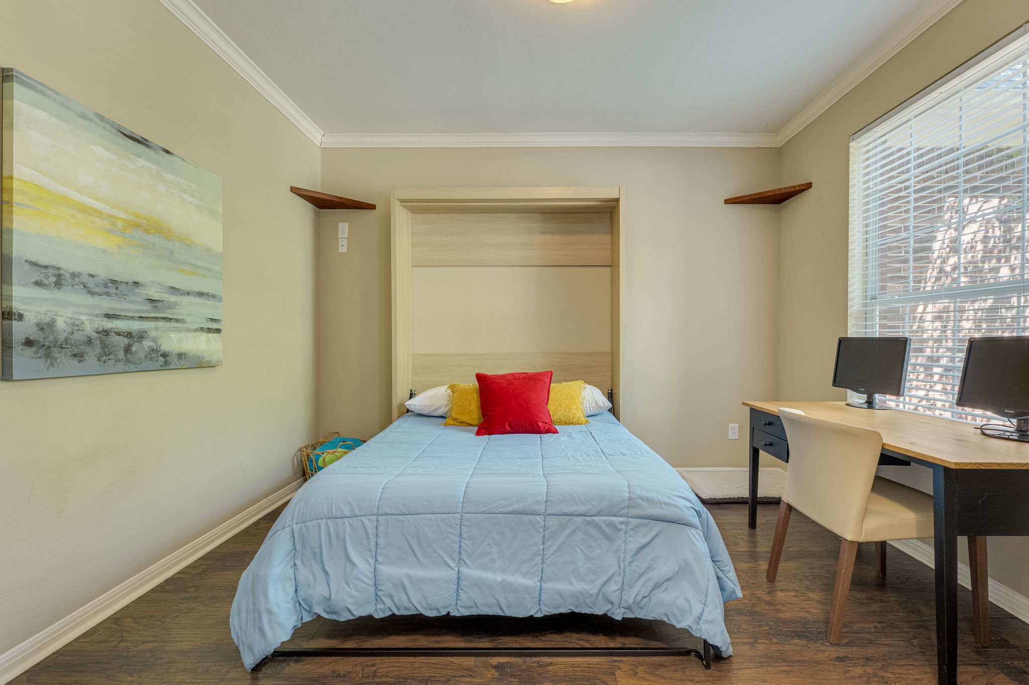main property photo 13