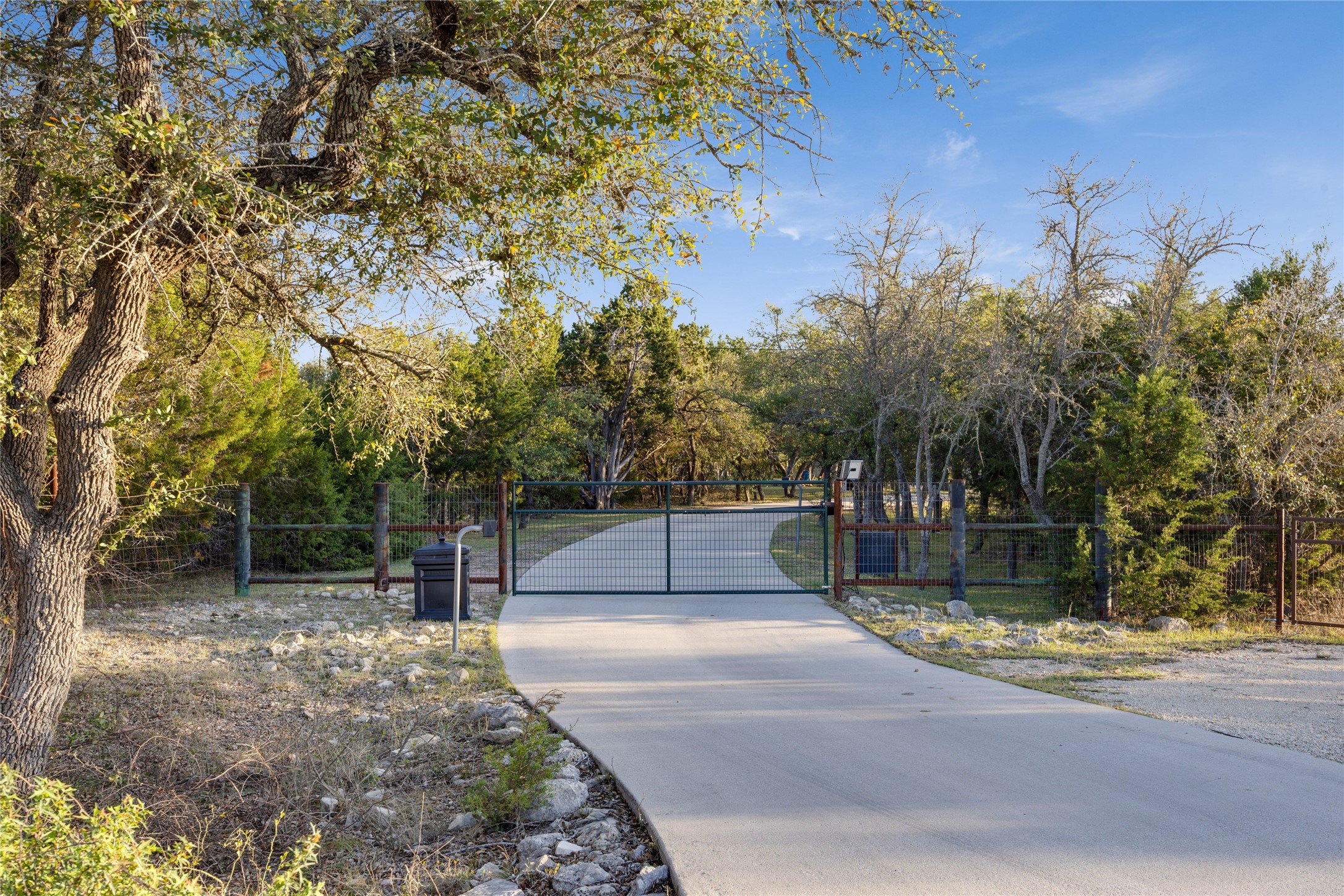 main property photo 37