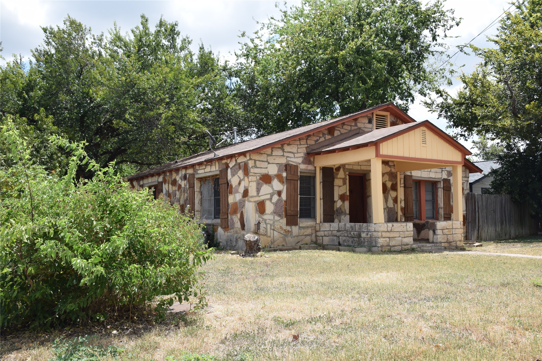 main property photo 6