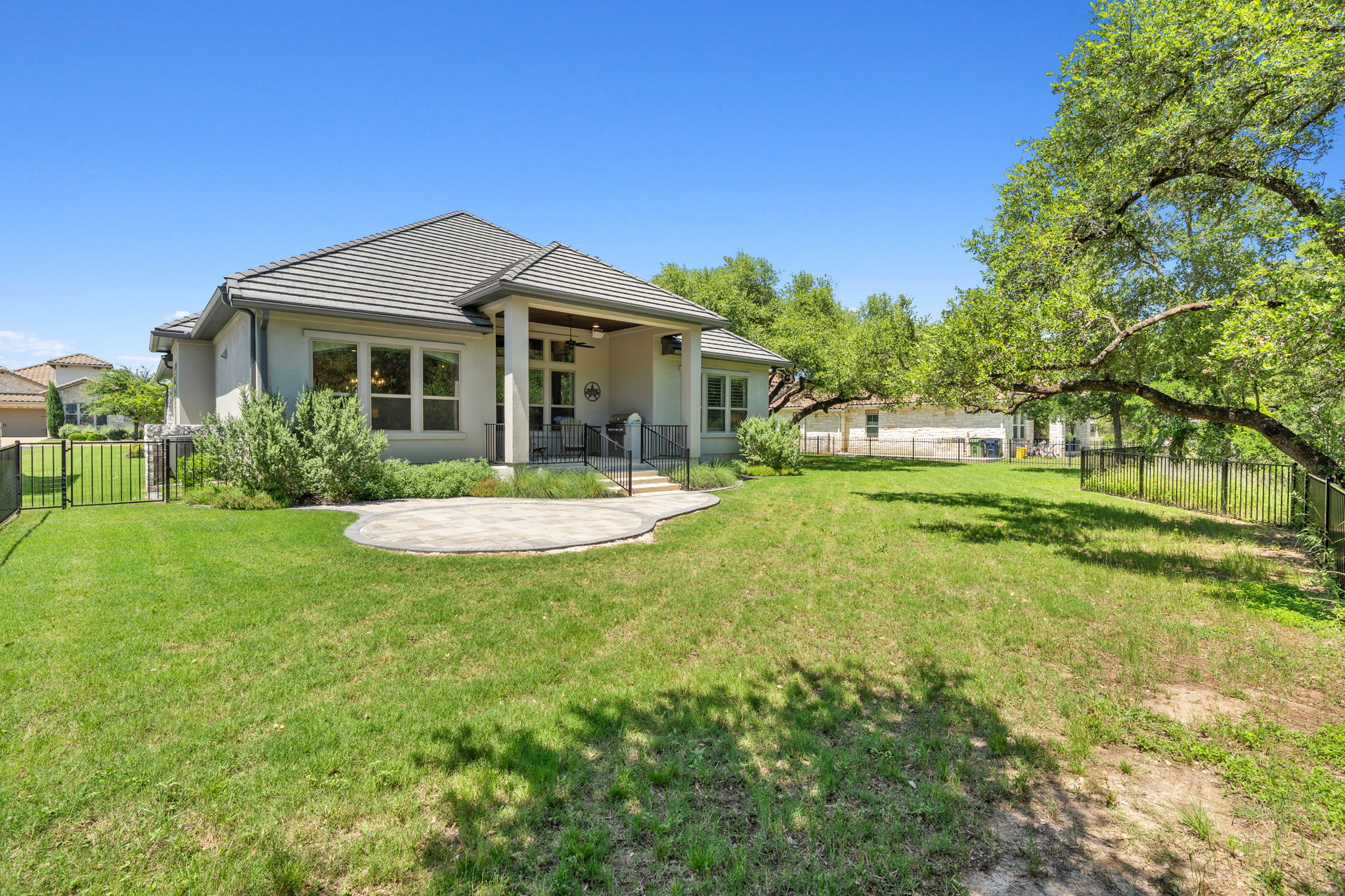 main property photo 29
