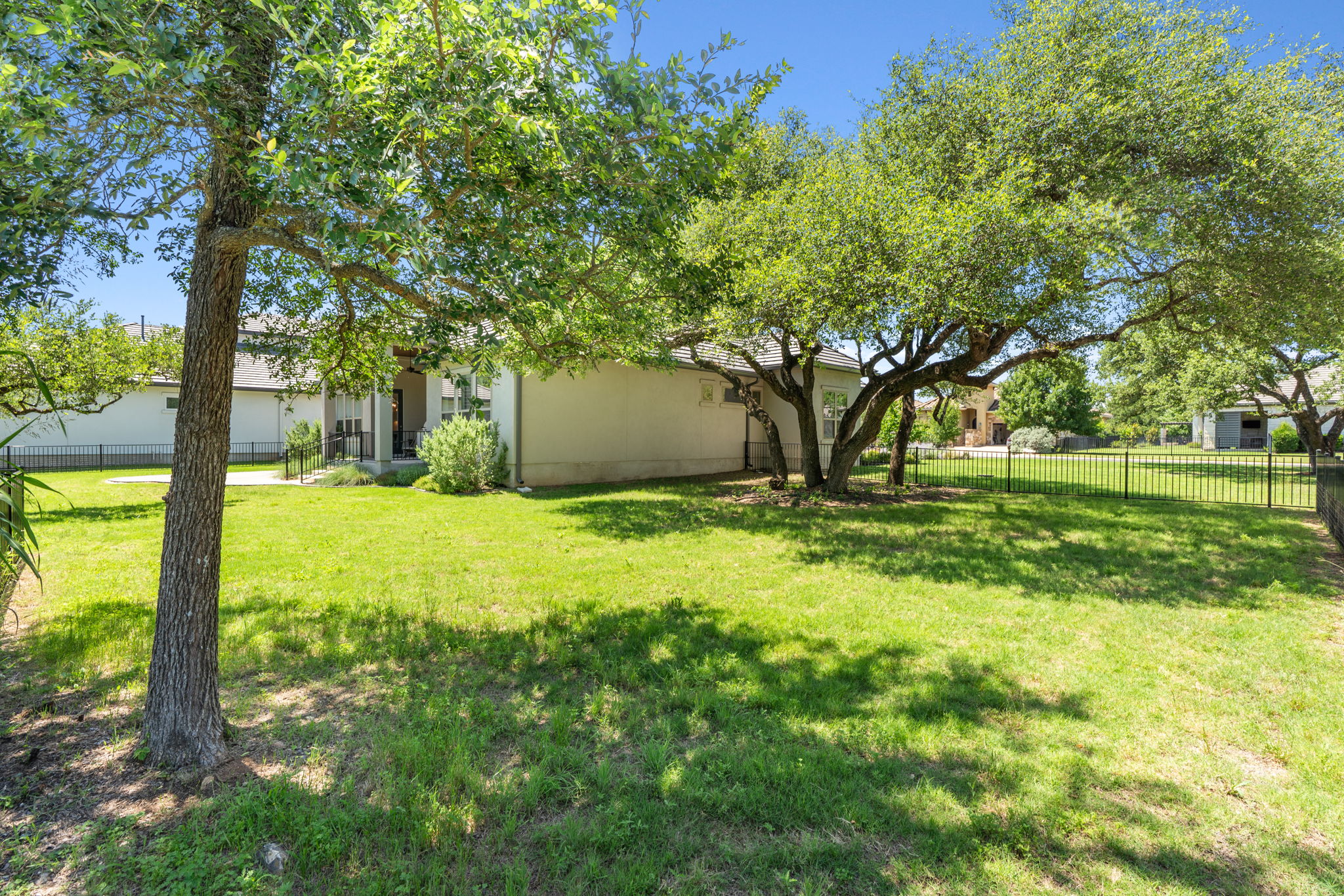 main property photo 30