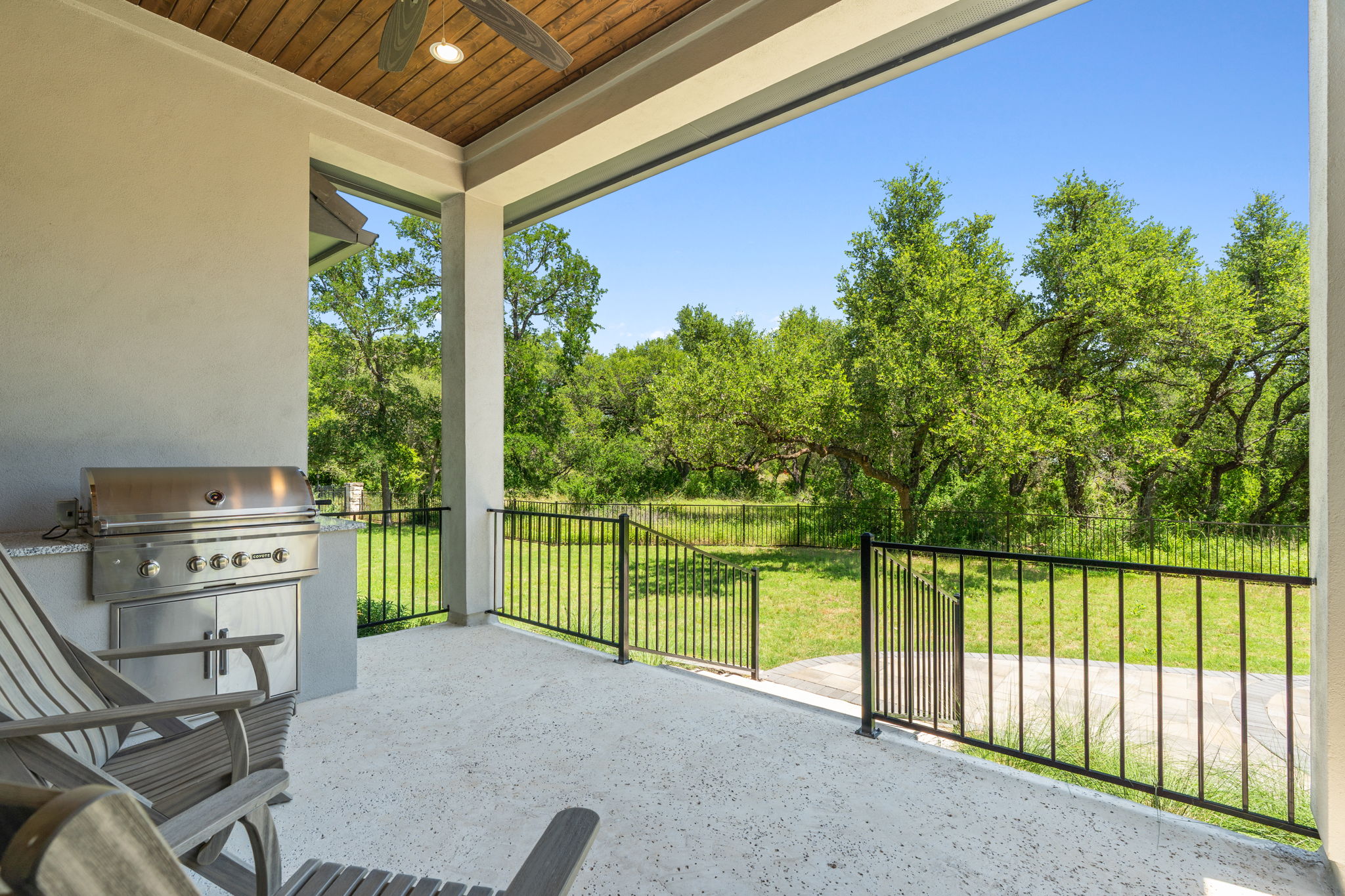 main property photo 6