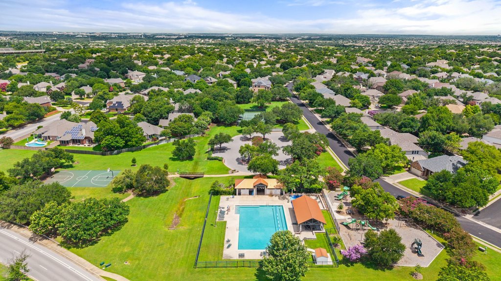 main property photo 37