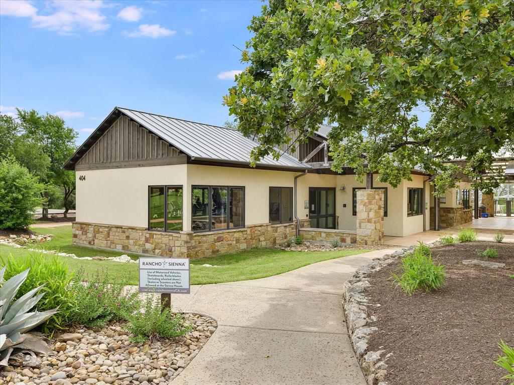 main property photo 11