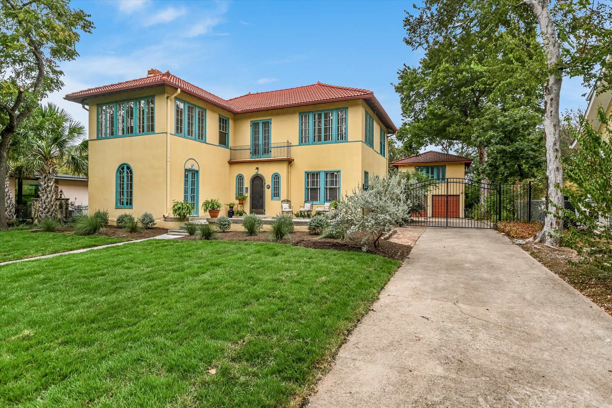 main property photo 1