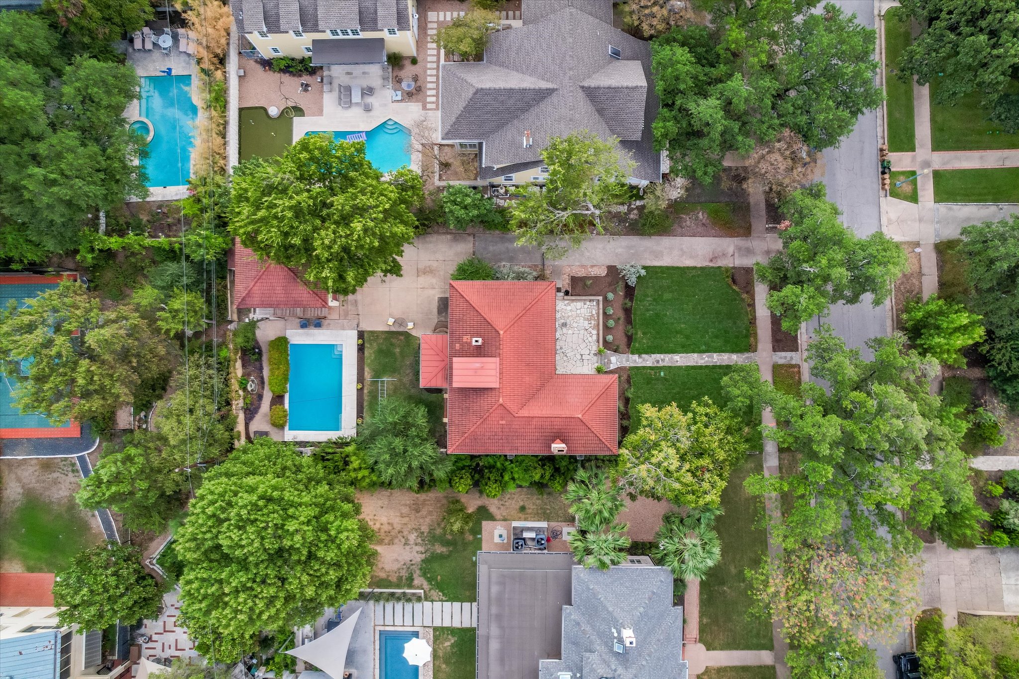 main property photo 35