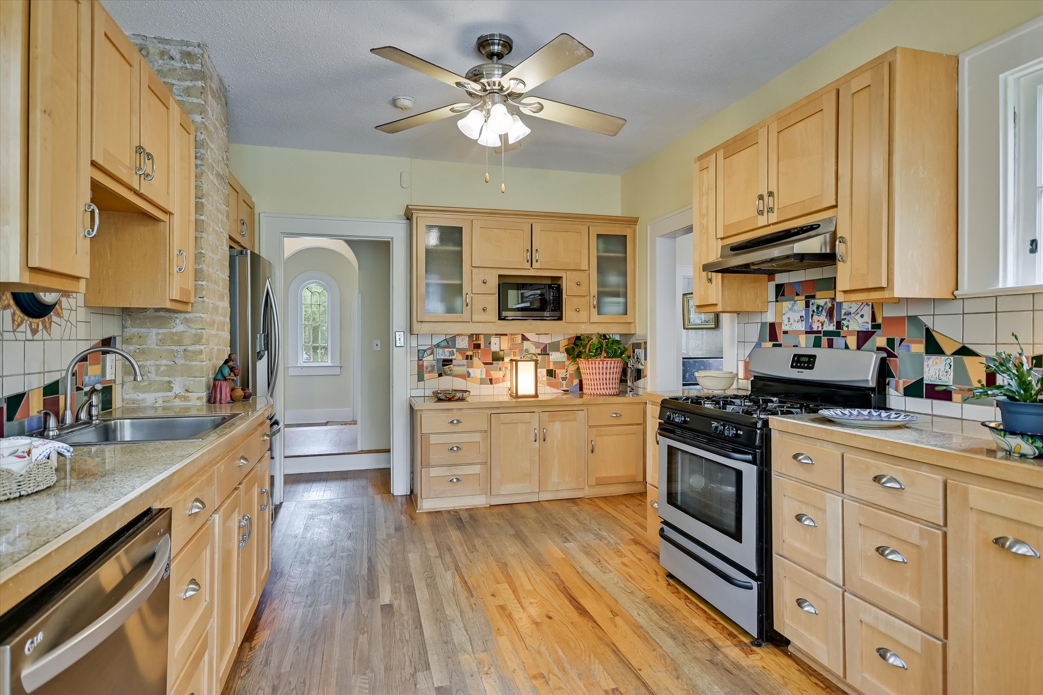 main property photo 9