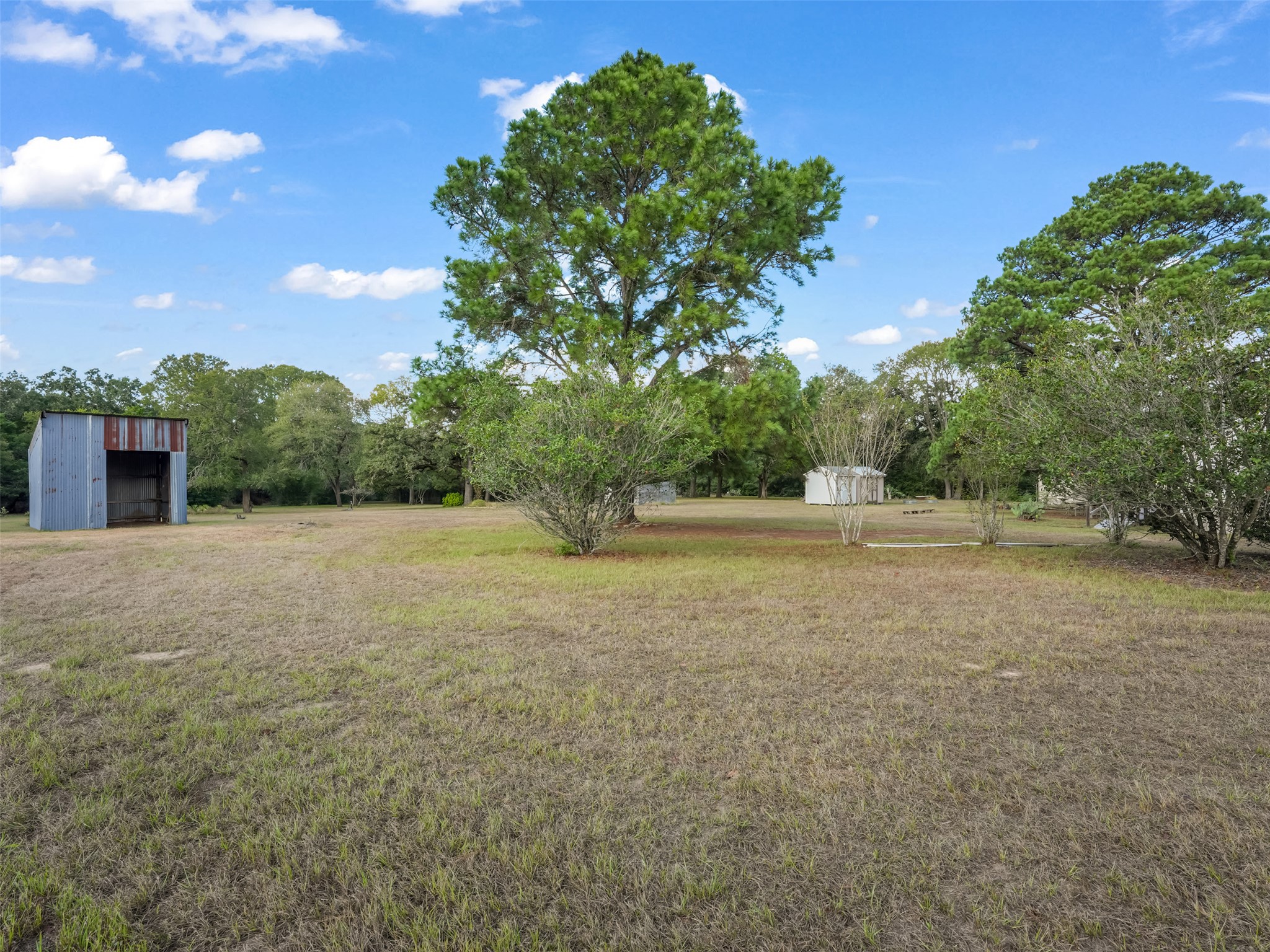 main property photo 25