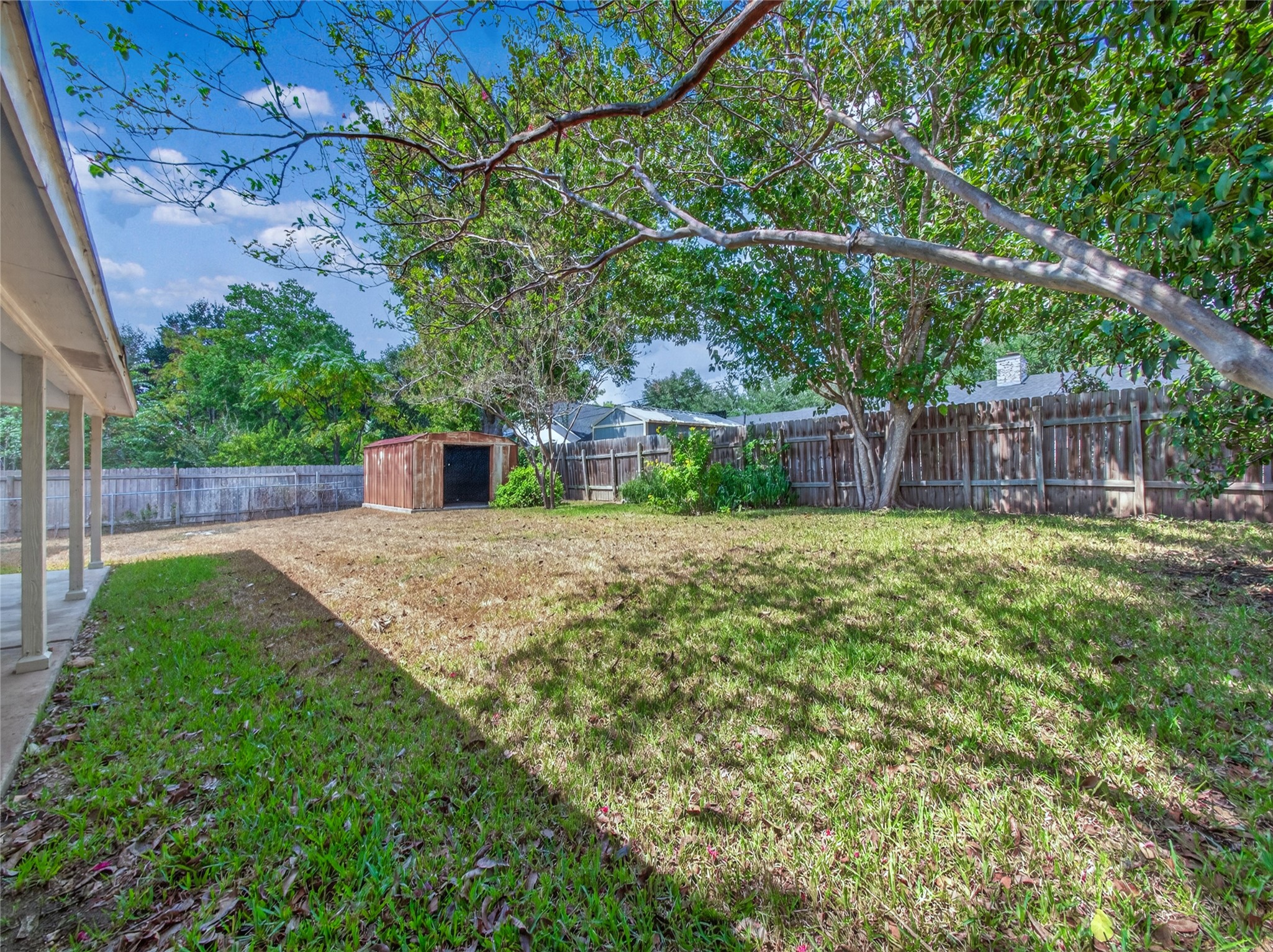 main property photo 28