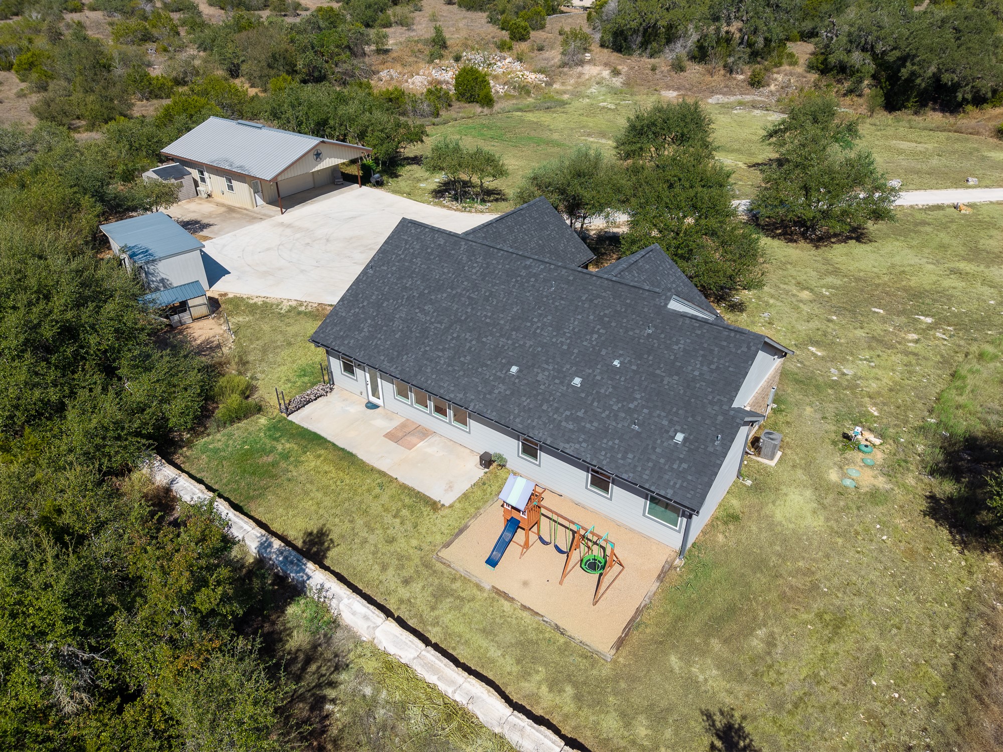 main property photo 37