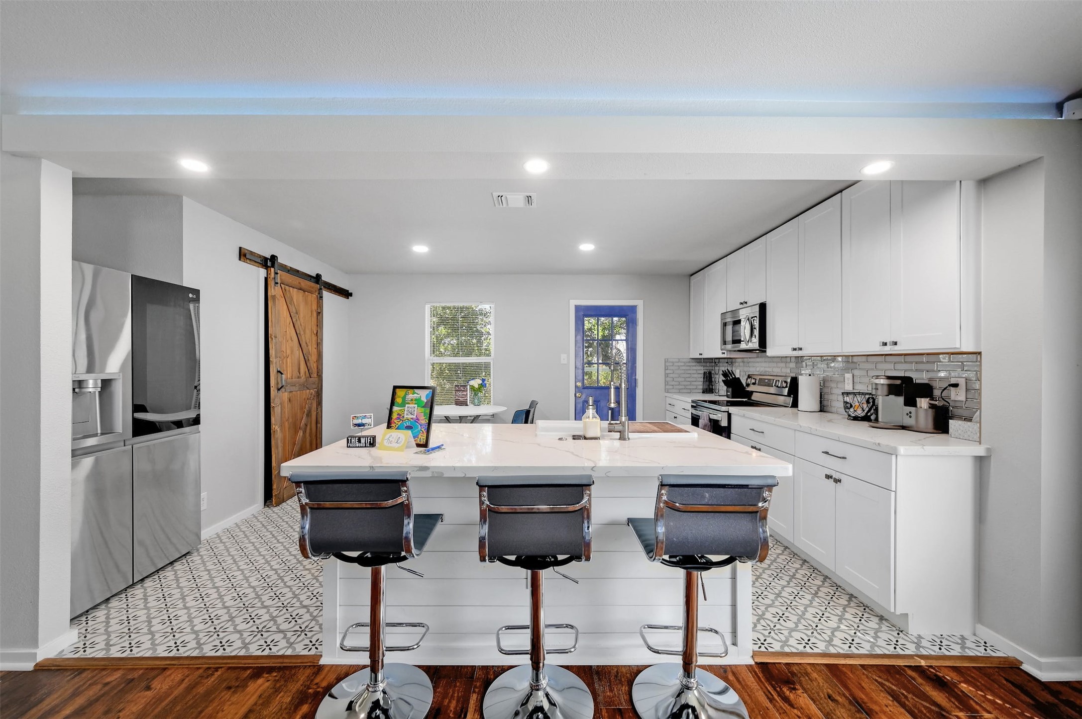 main property photo 5