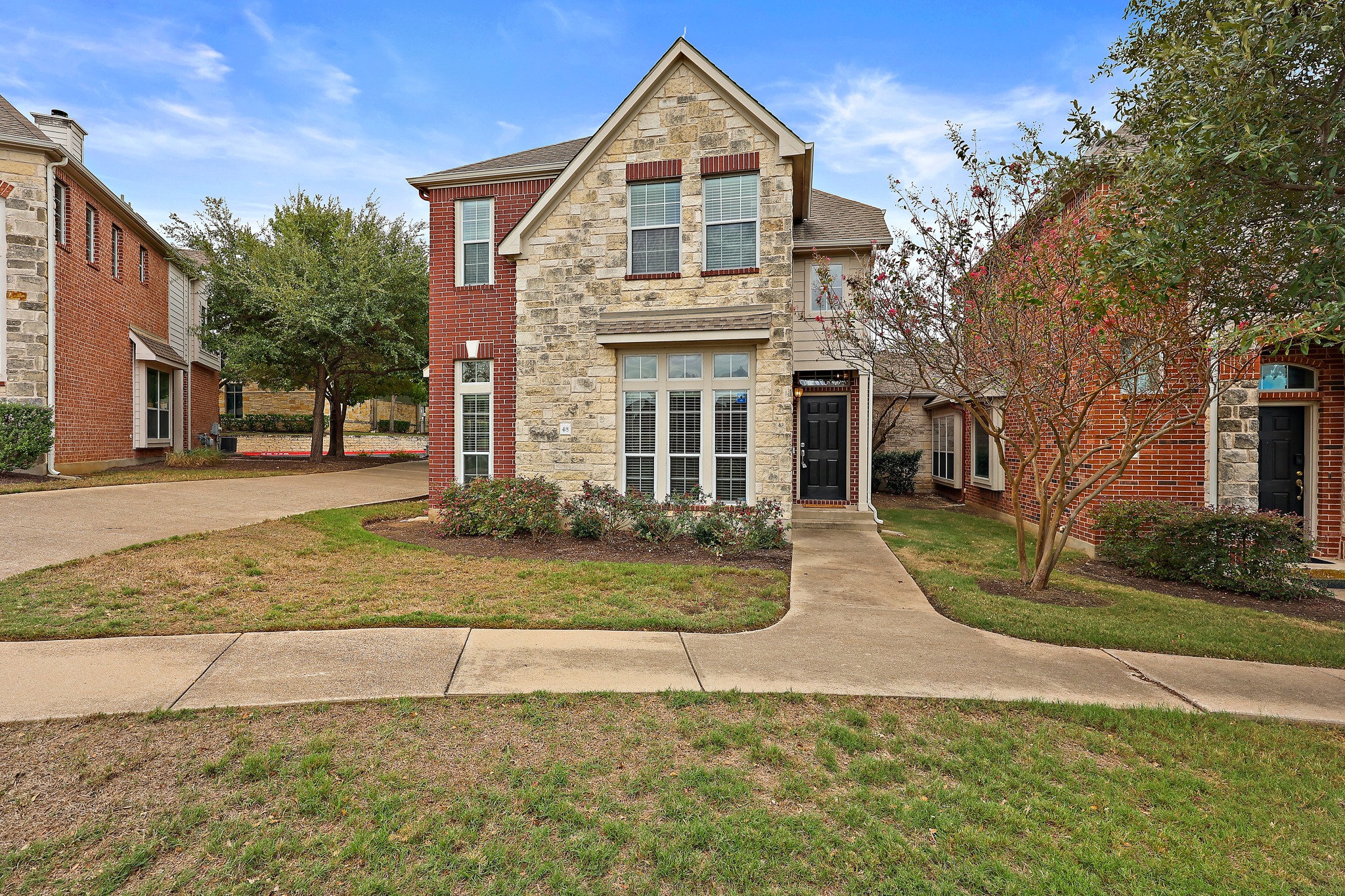 main property photo 0
