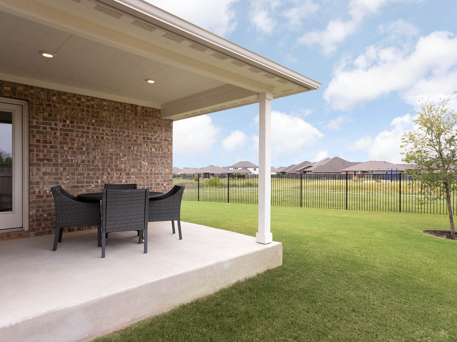 main property photo 11
