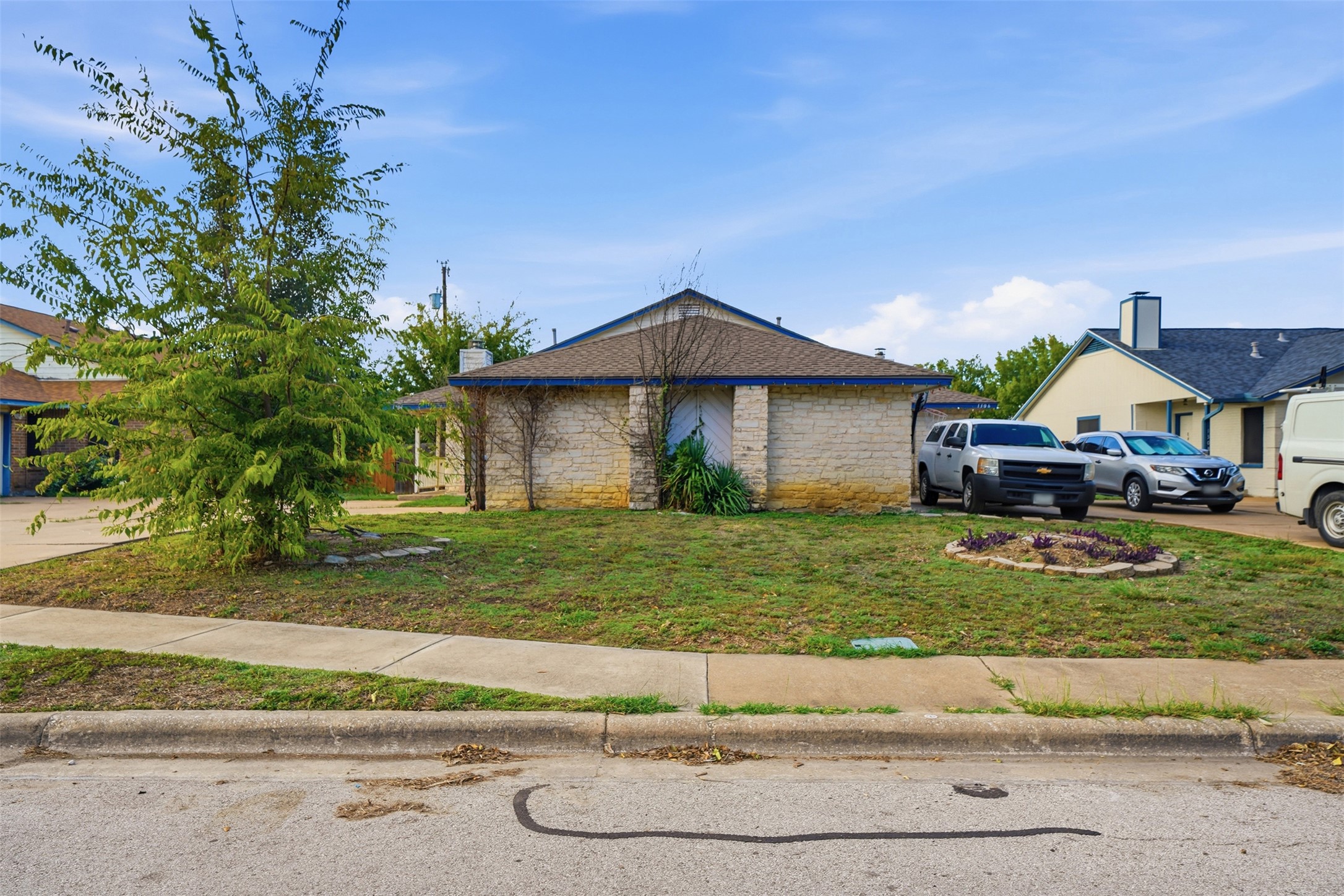 main property photo 25