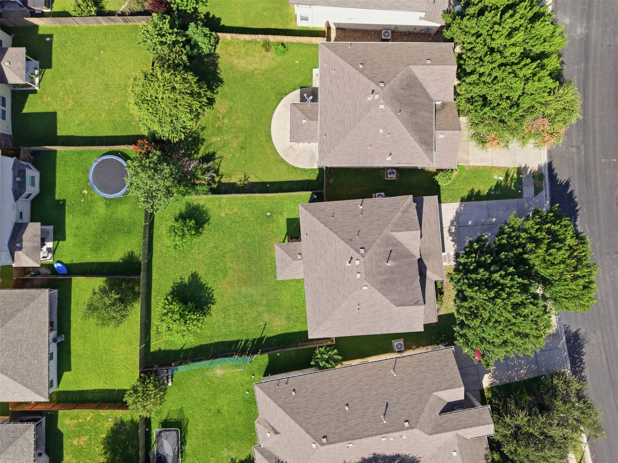 main property photo 30