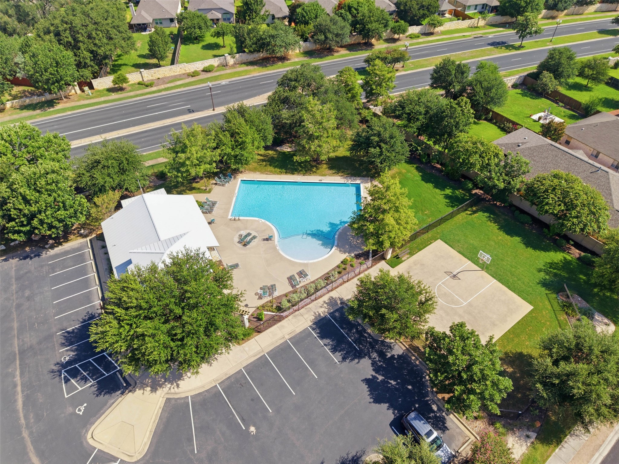 main property photo 35
