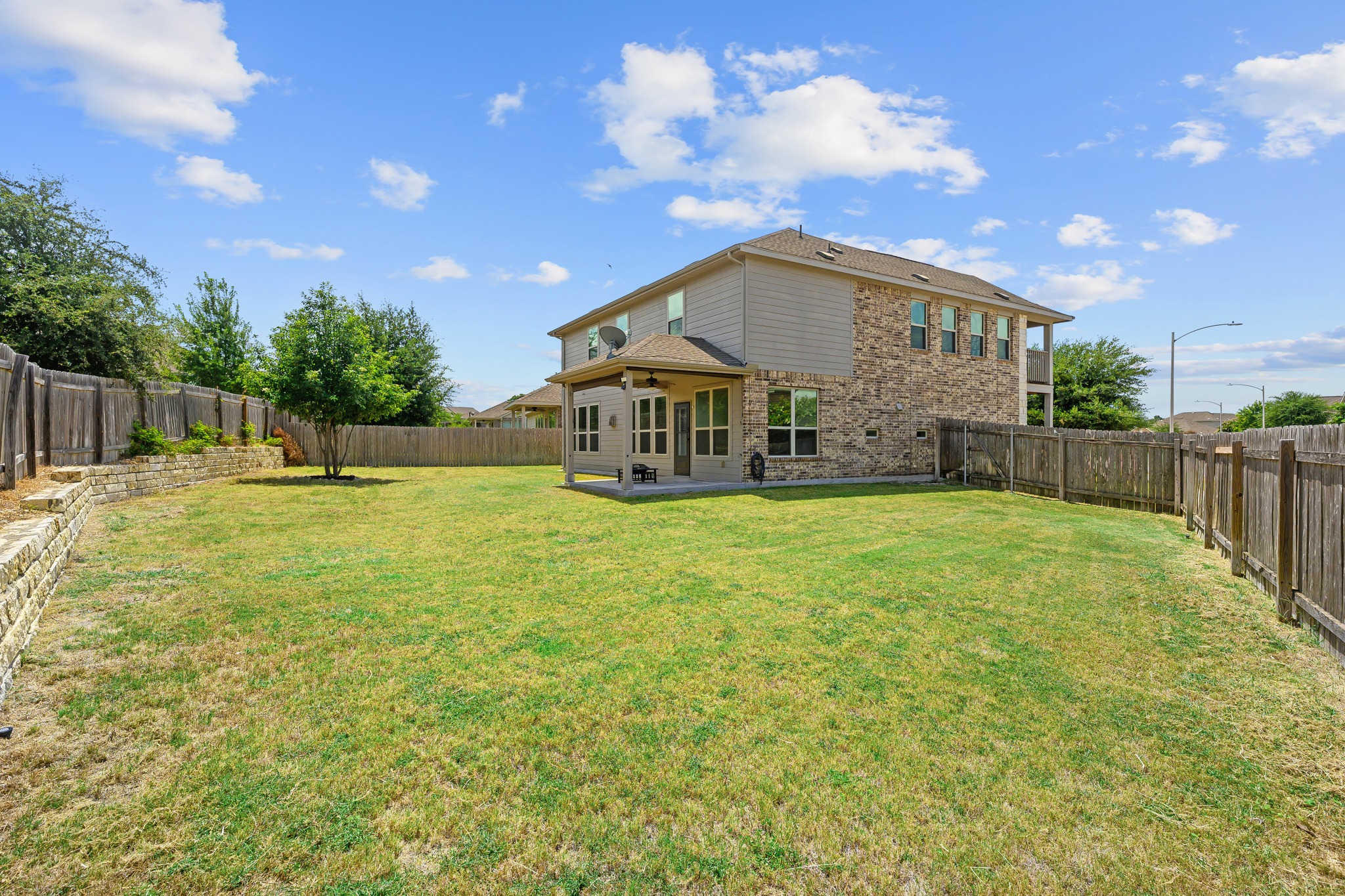 main property photo 37