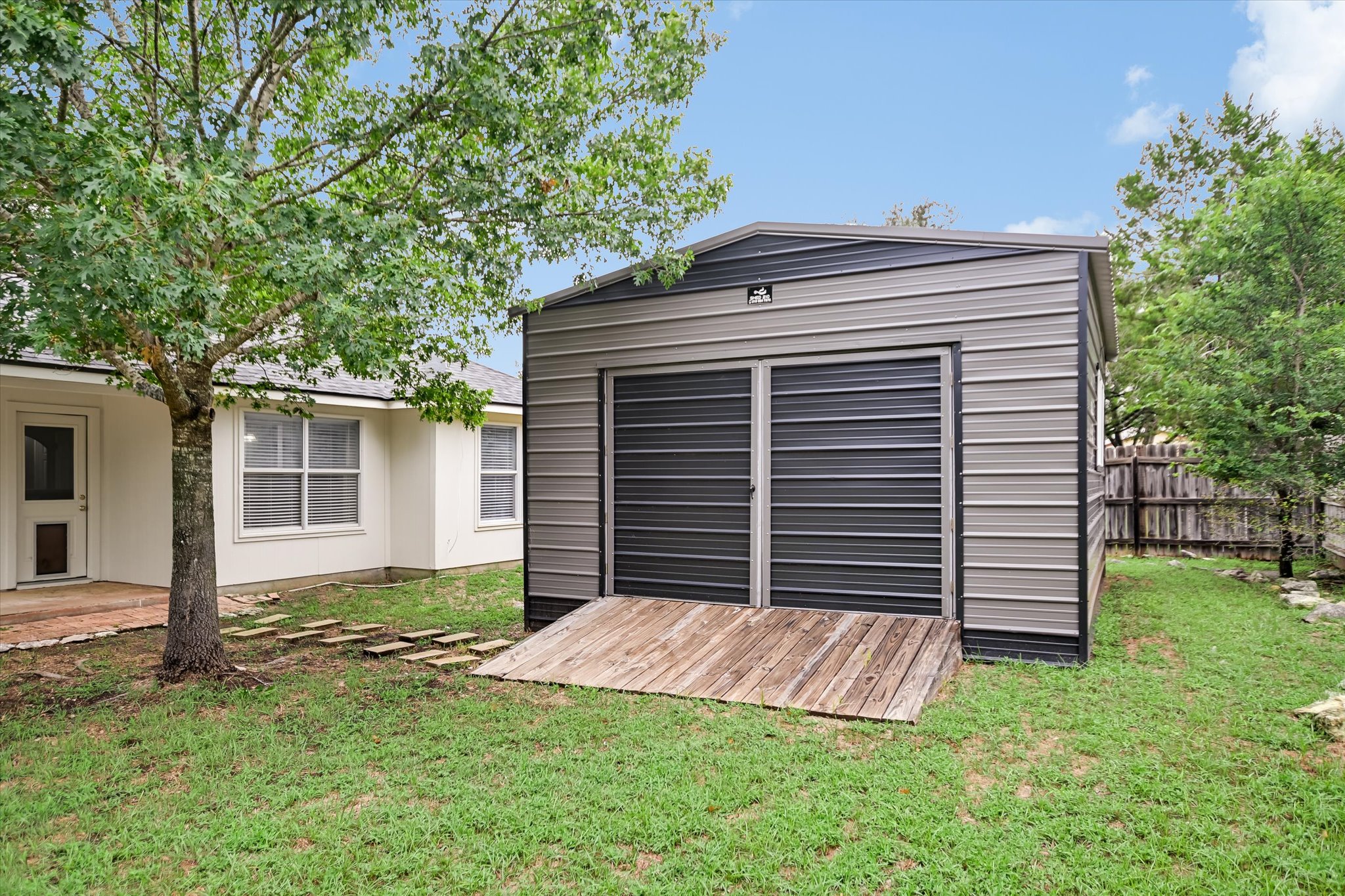 main property photo 18