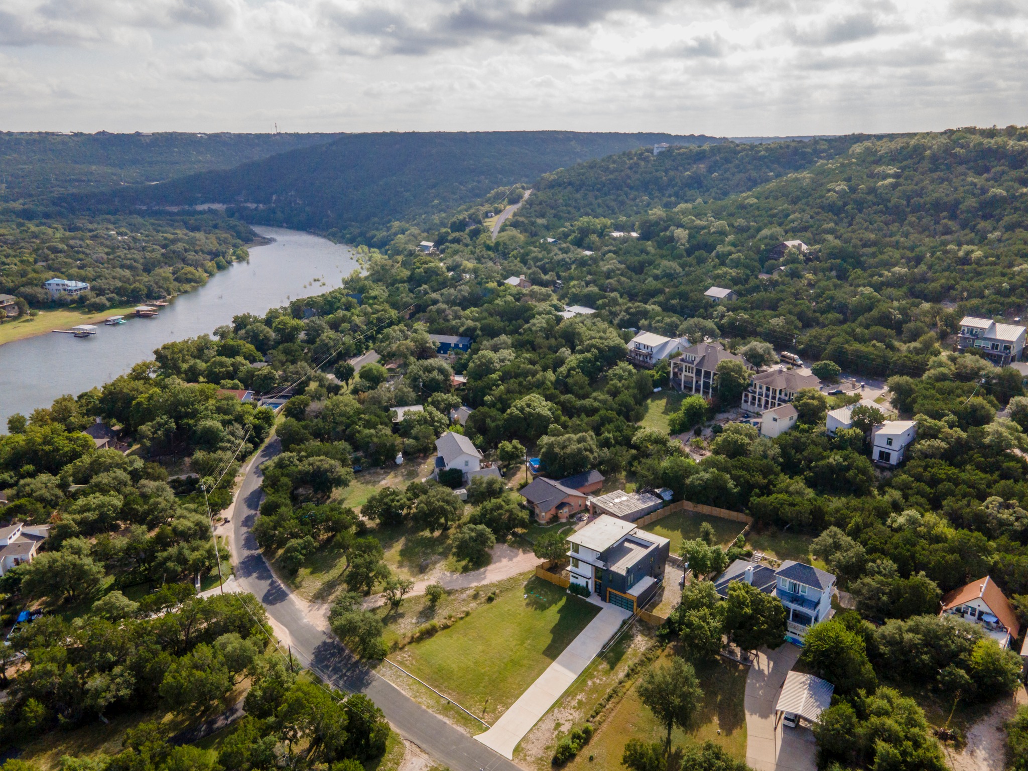 main property photo 35