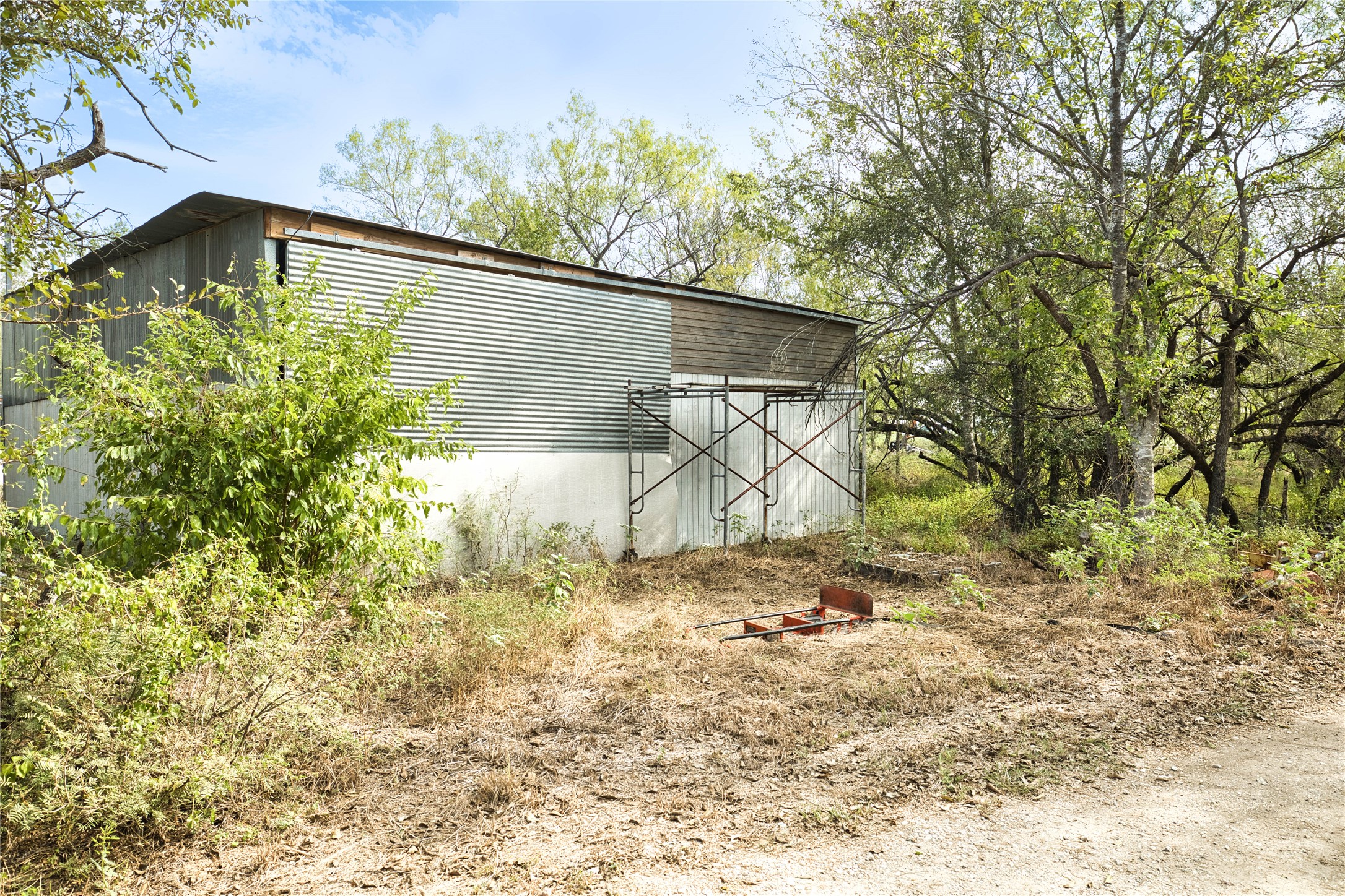 main property photo 13